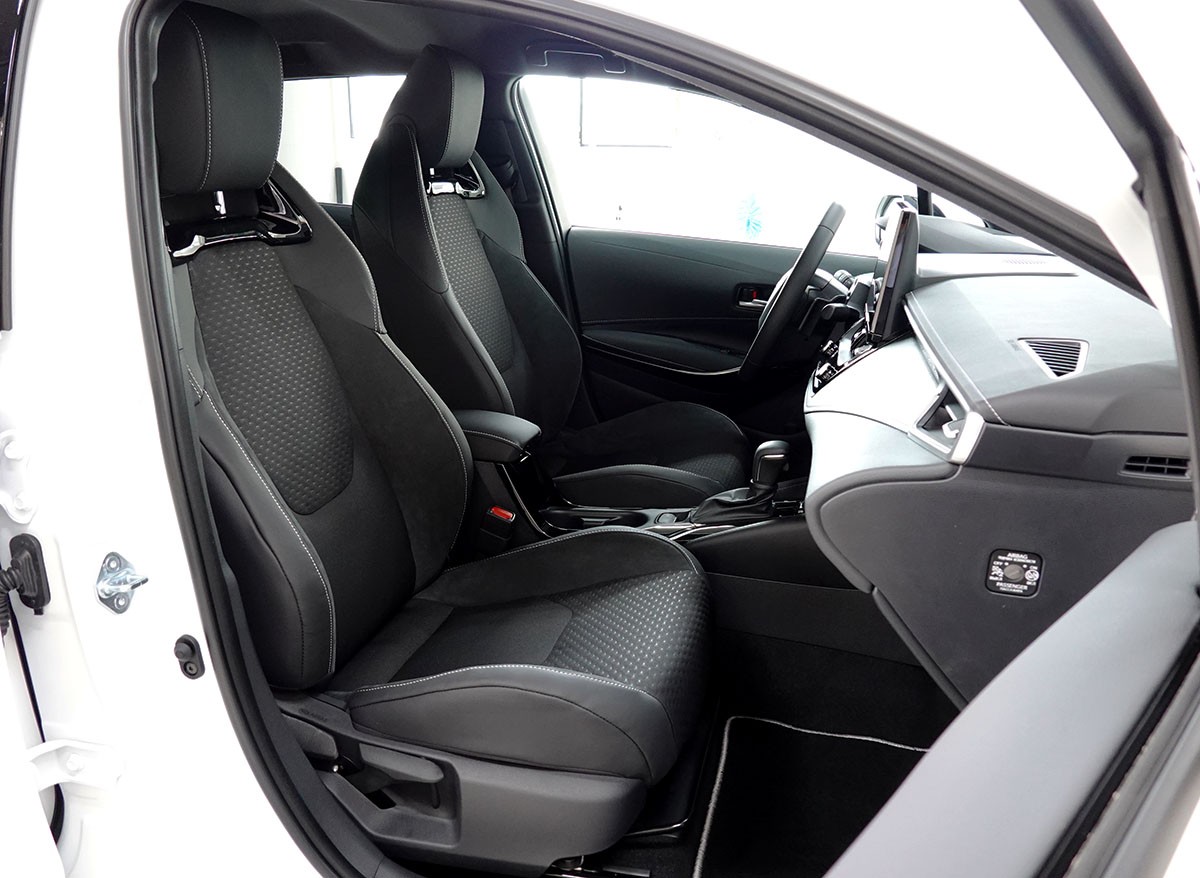 TOYOTA Corolla Touring Sports 2.0 HSD Premium e-CVT-showroom-element-3