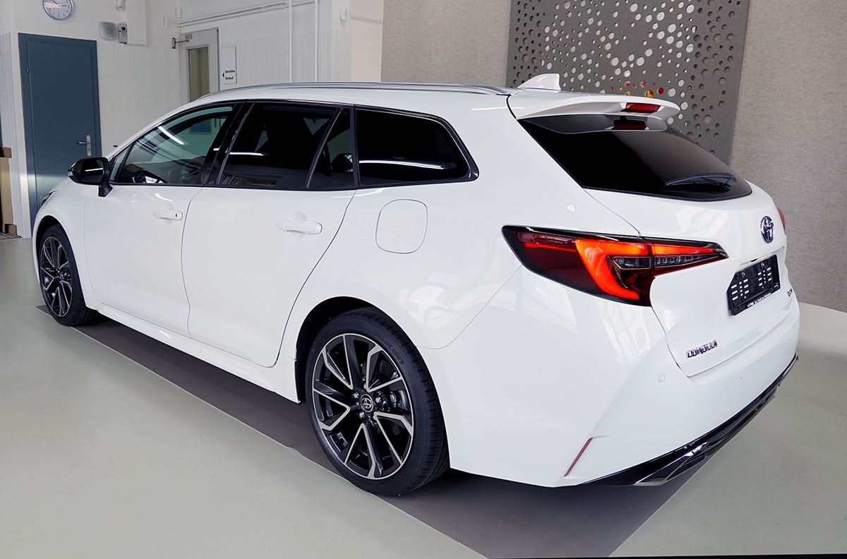 TOYOTA Corolla Touring Sports 2.0 HSD Premium e-CVT-showroom-element-2