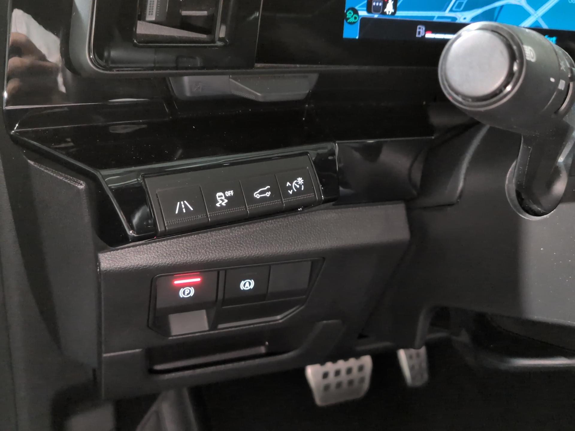 RENAULT Austral 1.2 HEV 200 Iconic Esprit Alpine A-image-18