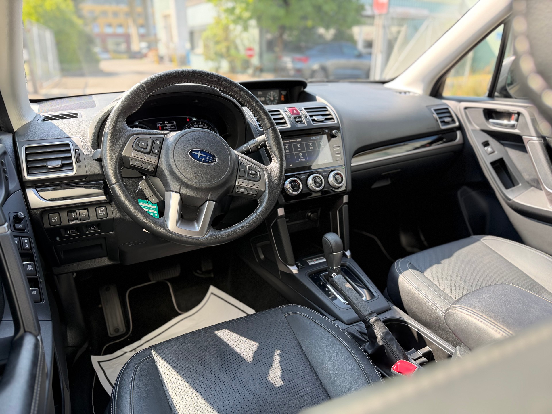 SUBARU Forester 2.0i Executive Lineartronic-image-11