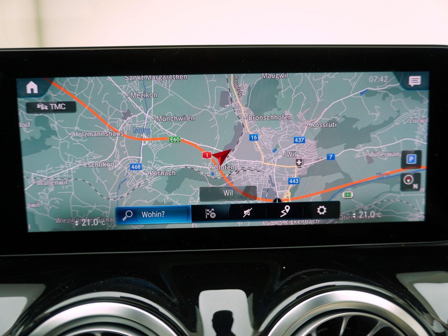 MERCEDES-BENZ GLA-Klasse GLA 220 d Progressive 4matic-image-17