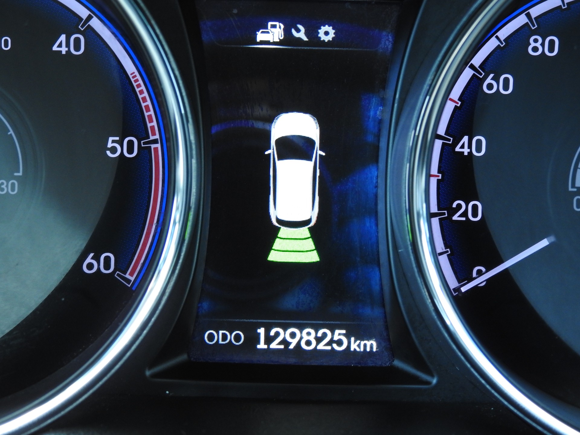 HYUNDAI iX 35 2.0 CRDi Premium 4WD Automatic-image-25