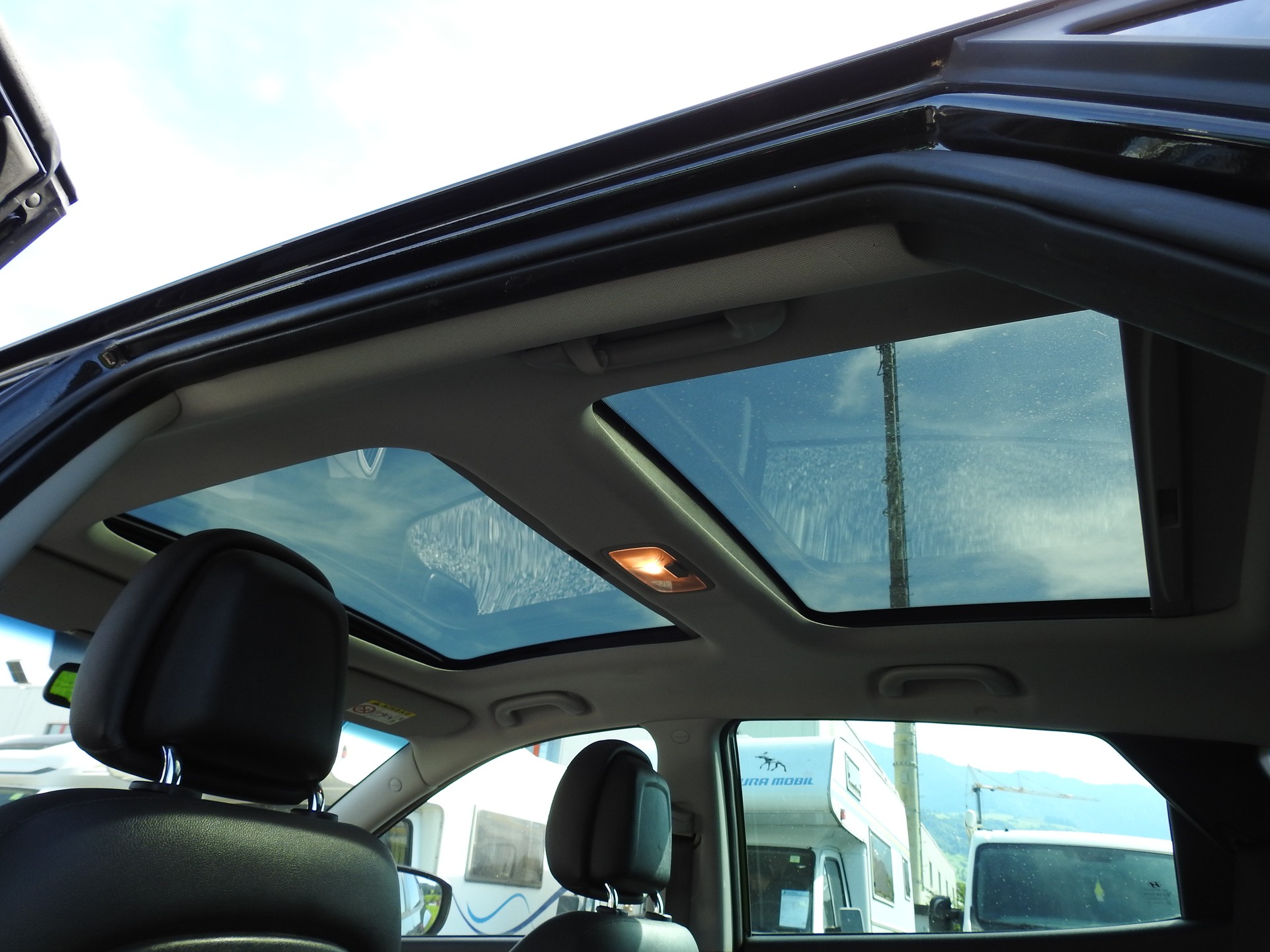 HYUNDAI iX 35 2.0 CRDi Premium 4WD Automatic-image-29