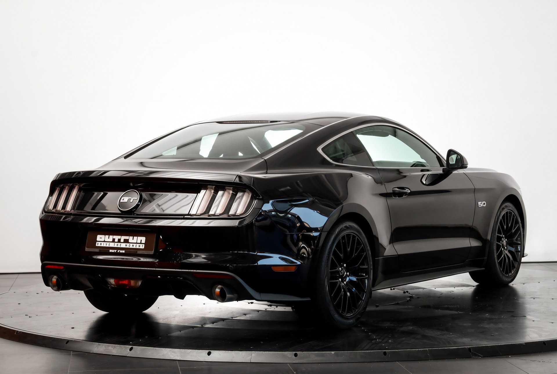 FORD Mustang Fastback 5.0 V8 GT Automat-showroom-element-3