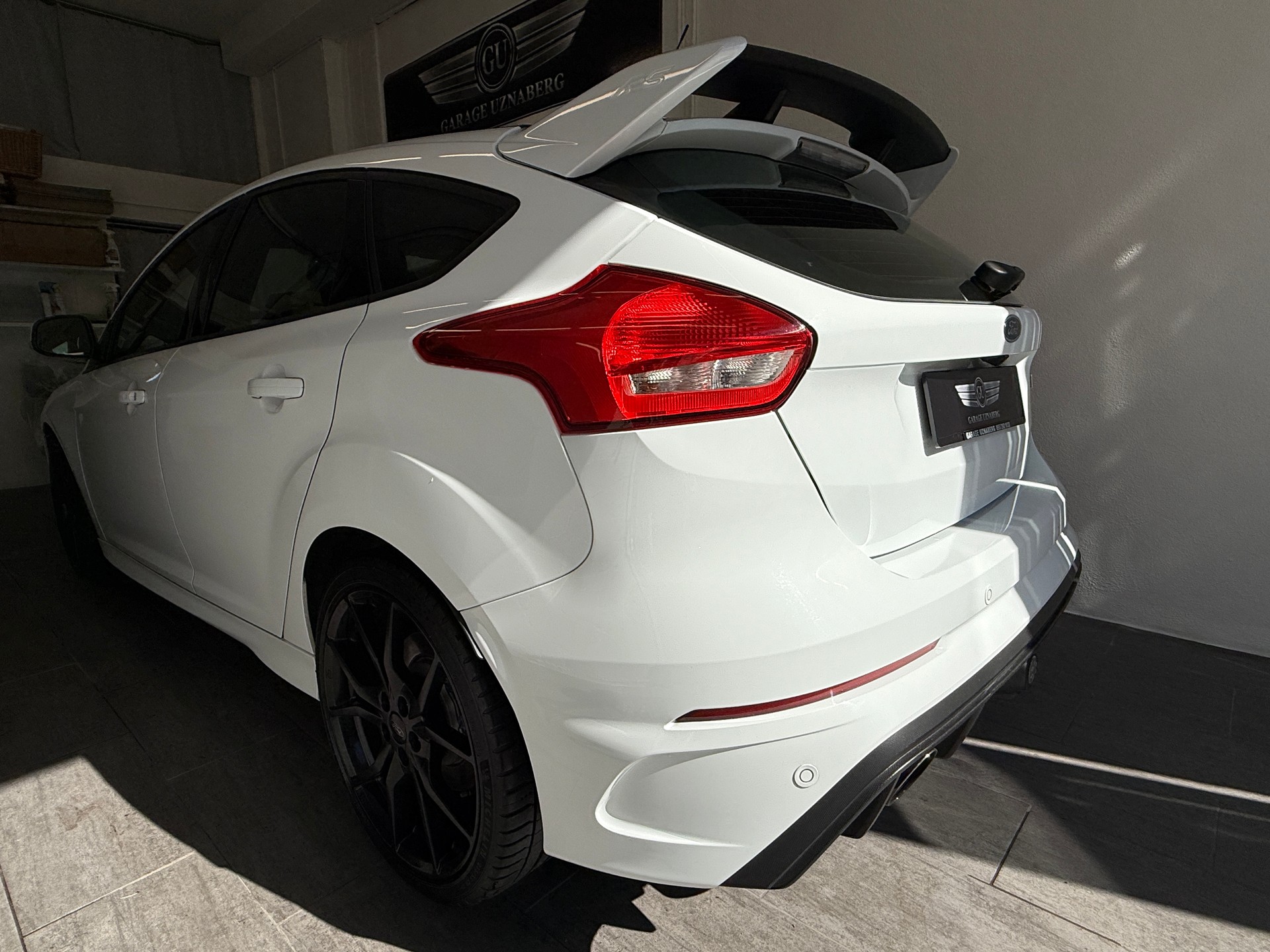 FORD Focus 2.3 EcoBoost RS AWD Ab 330.- pro Monat-showroom-element-2