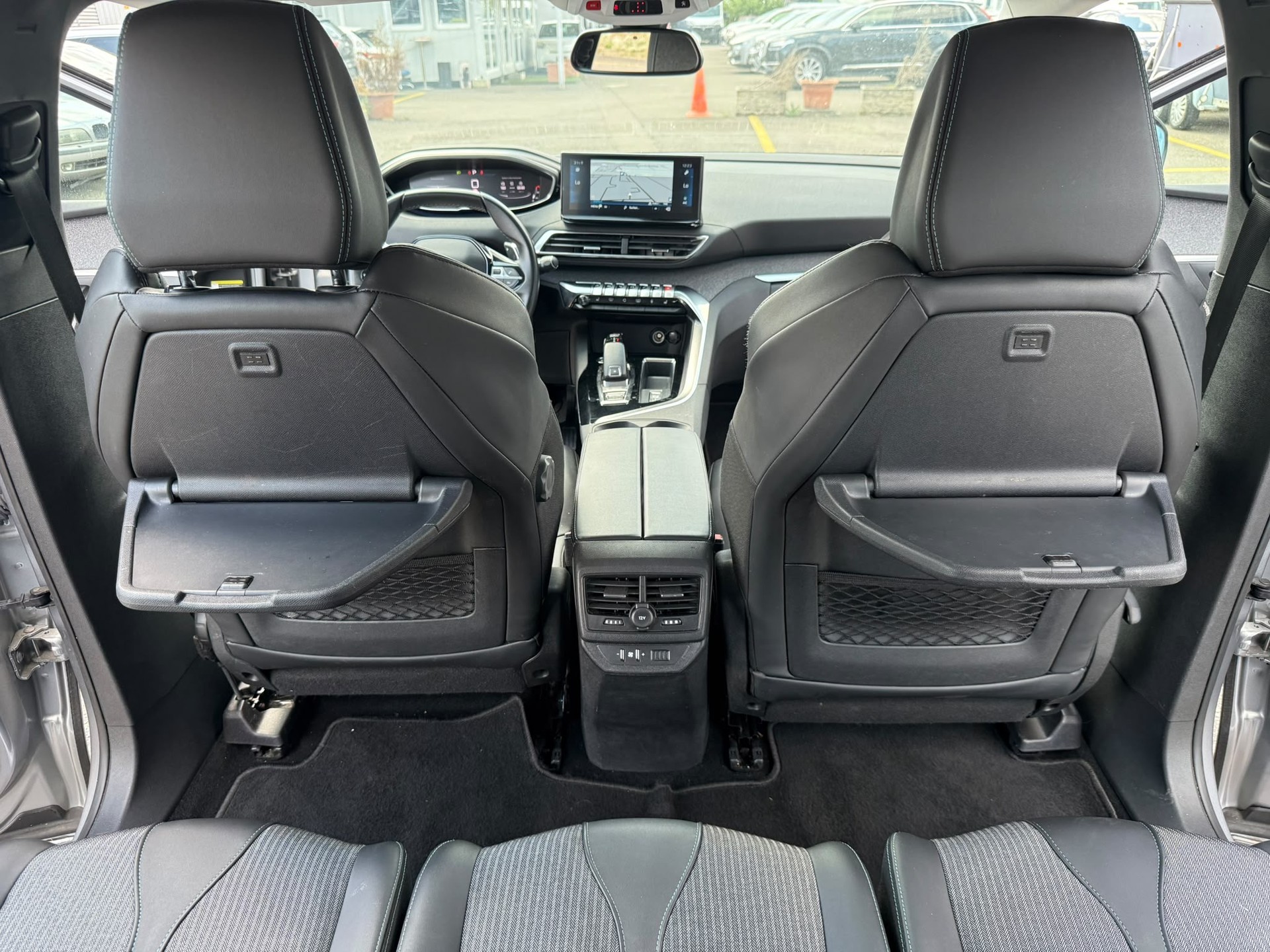 PEUGEOT 5008 1.5 BlueHDi GT Pack EAT8-image-10