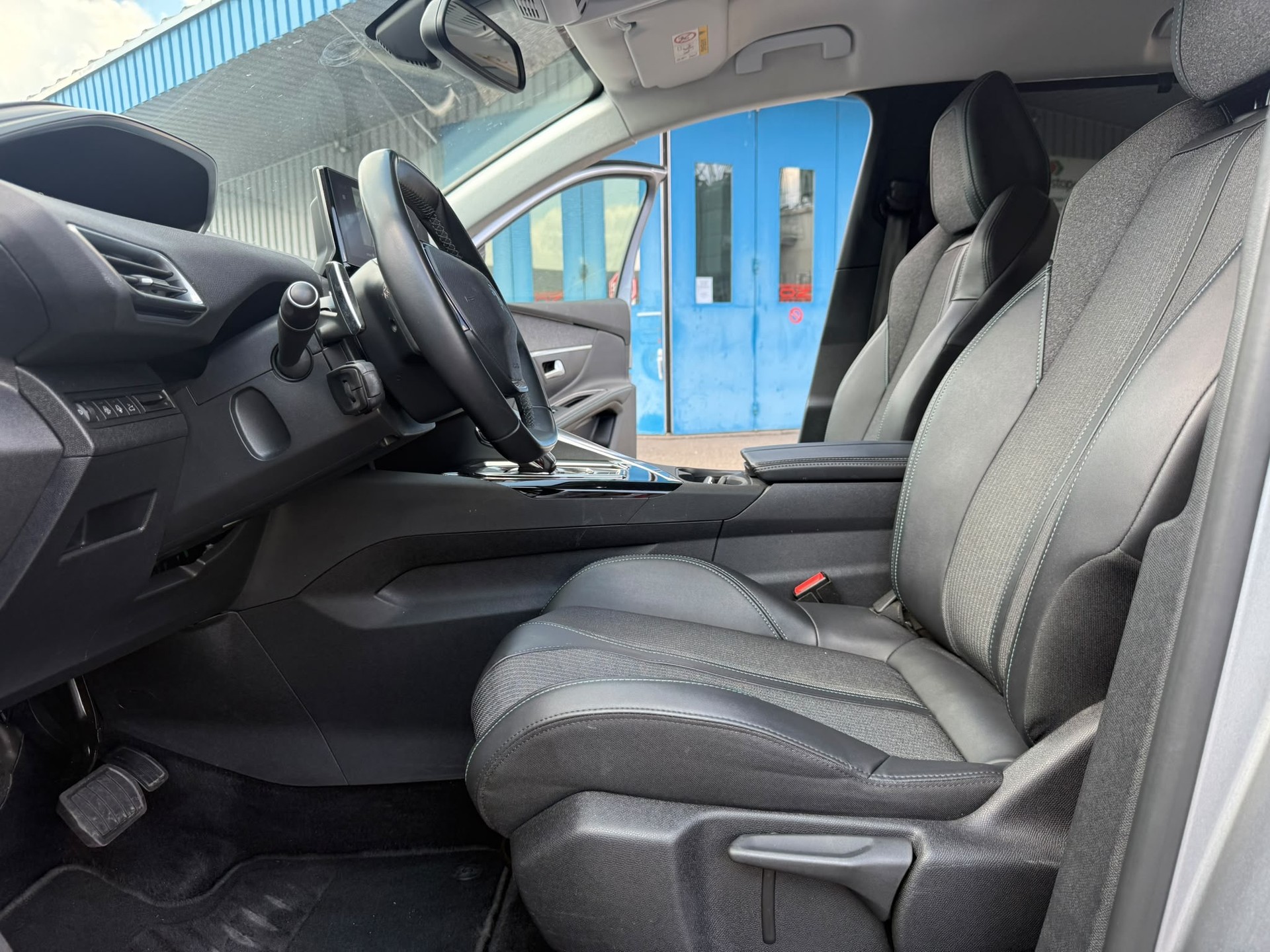 PEUGEOT 5008 1.5 BlueHDi GT Pack EAT8-image-3