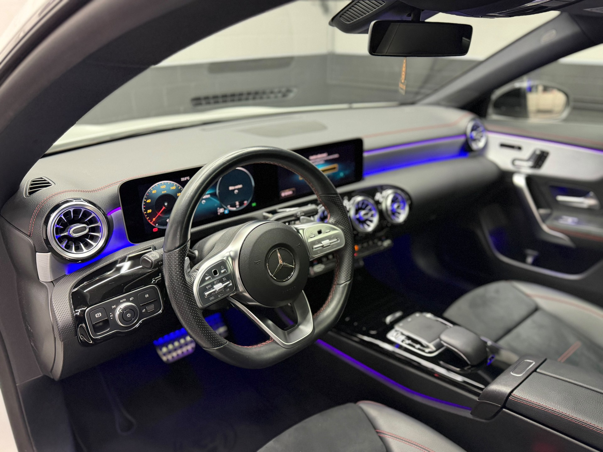 MERCEDES-BENZ CLA 250 AMG Line 7G-DCT | CH-Auto | Panoramadach | Ambiente | Rückfahrkamera-image-17