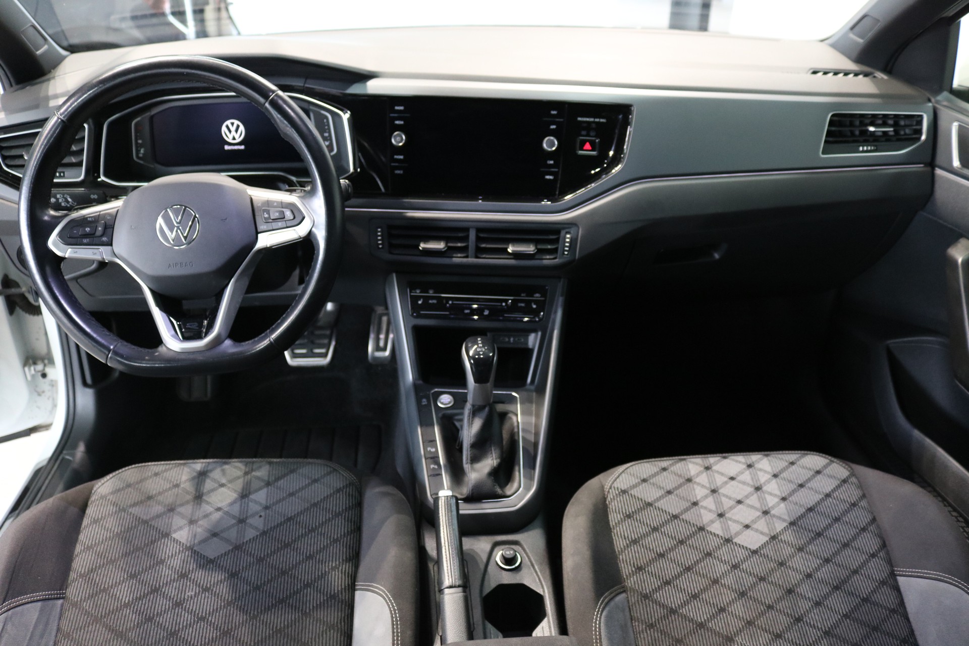 VW Polo 1.0 TSI R-Line DSG-image-28