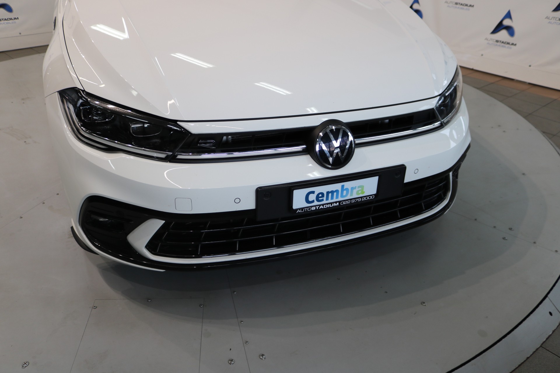 VW Polo 1.0 TSI R-Line DSG-image-24