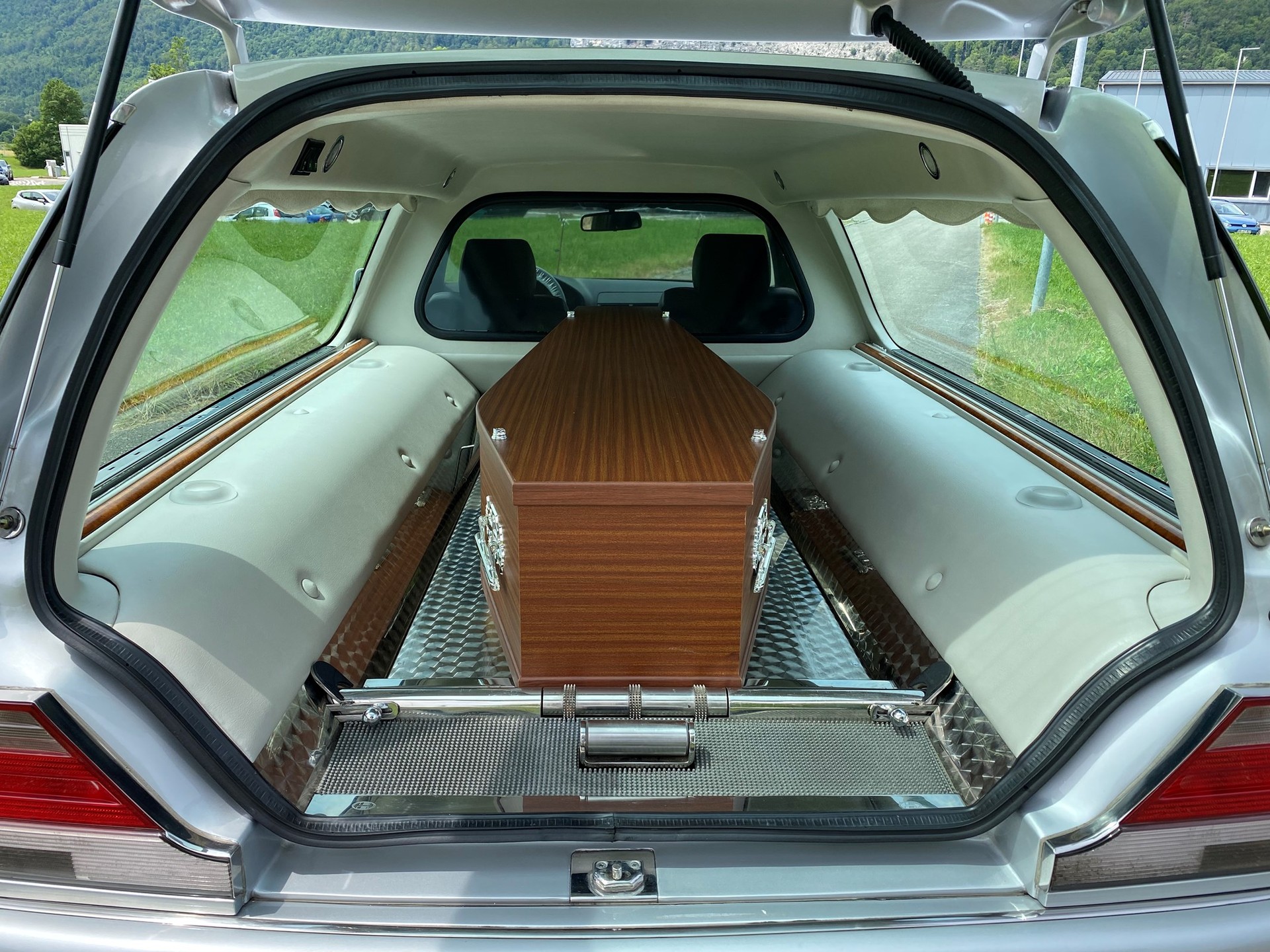 MERCEDES-BENZ "KOMBI" "LEICHENWAGEN" MB S 350 D-image-17