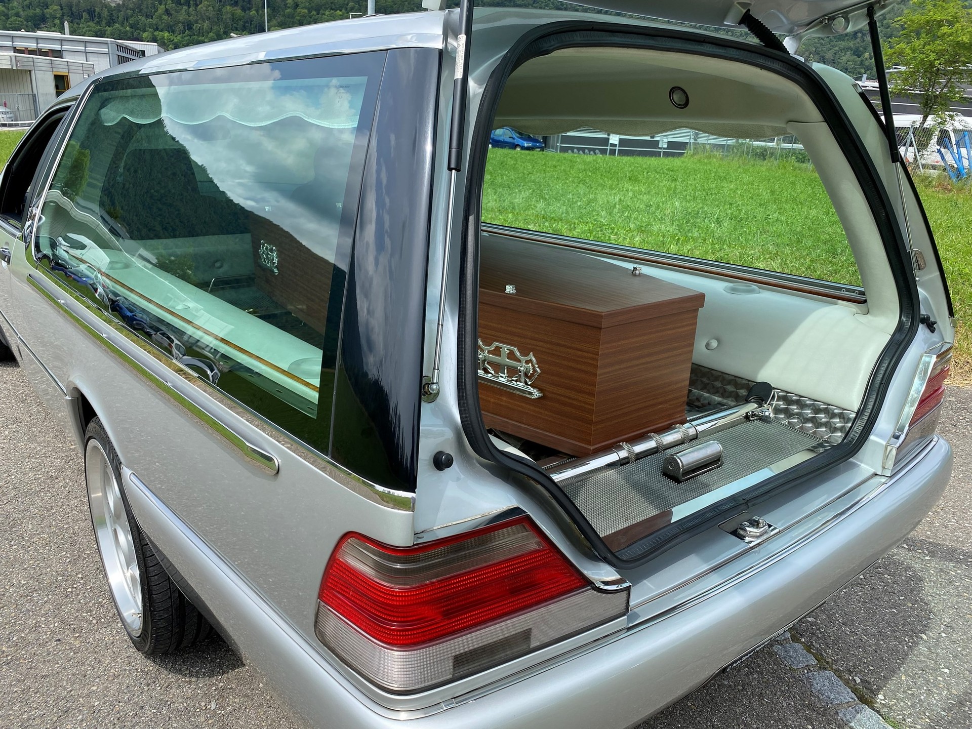 MERCEDES-BENZ "KOMBI" "LEICHENWAGEN" MB S 350 D-image-16