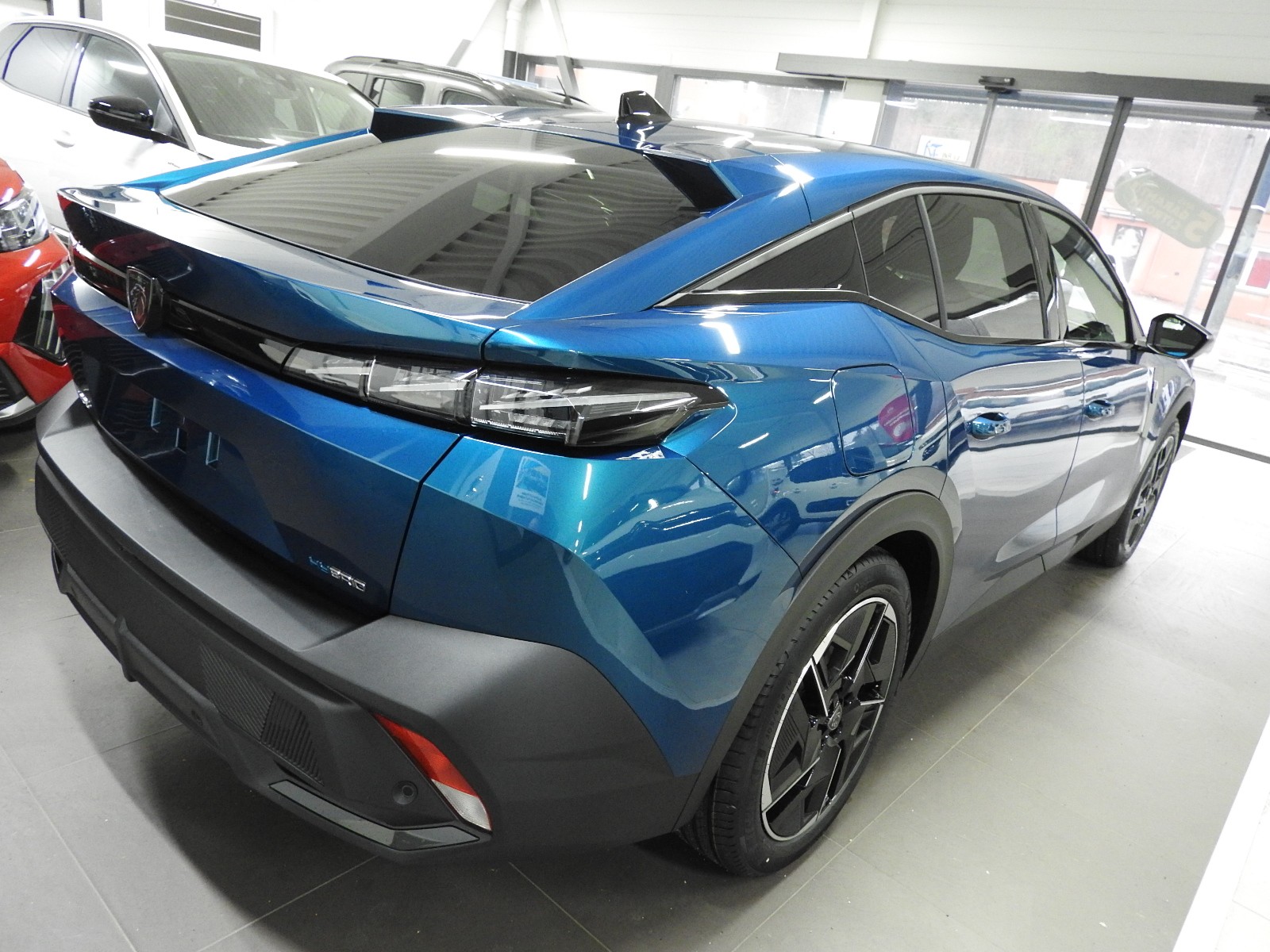 PEUGEOT 408 1.6 PHEV 225 GT-image-4