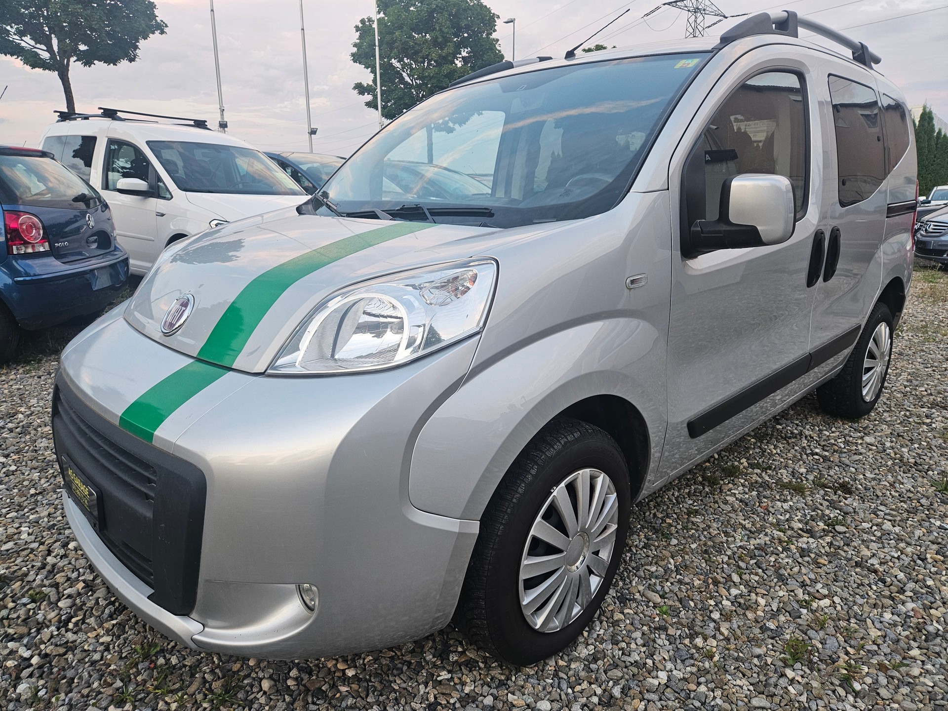 FIAT Qubo 1.3 JTD Trekking-image-1