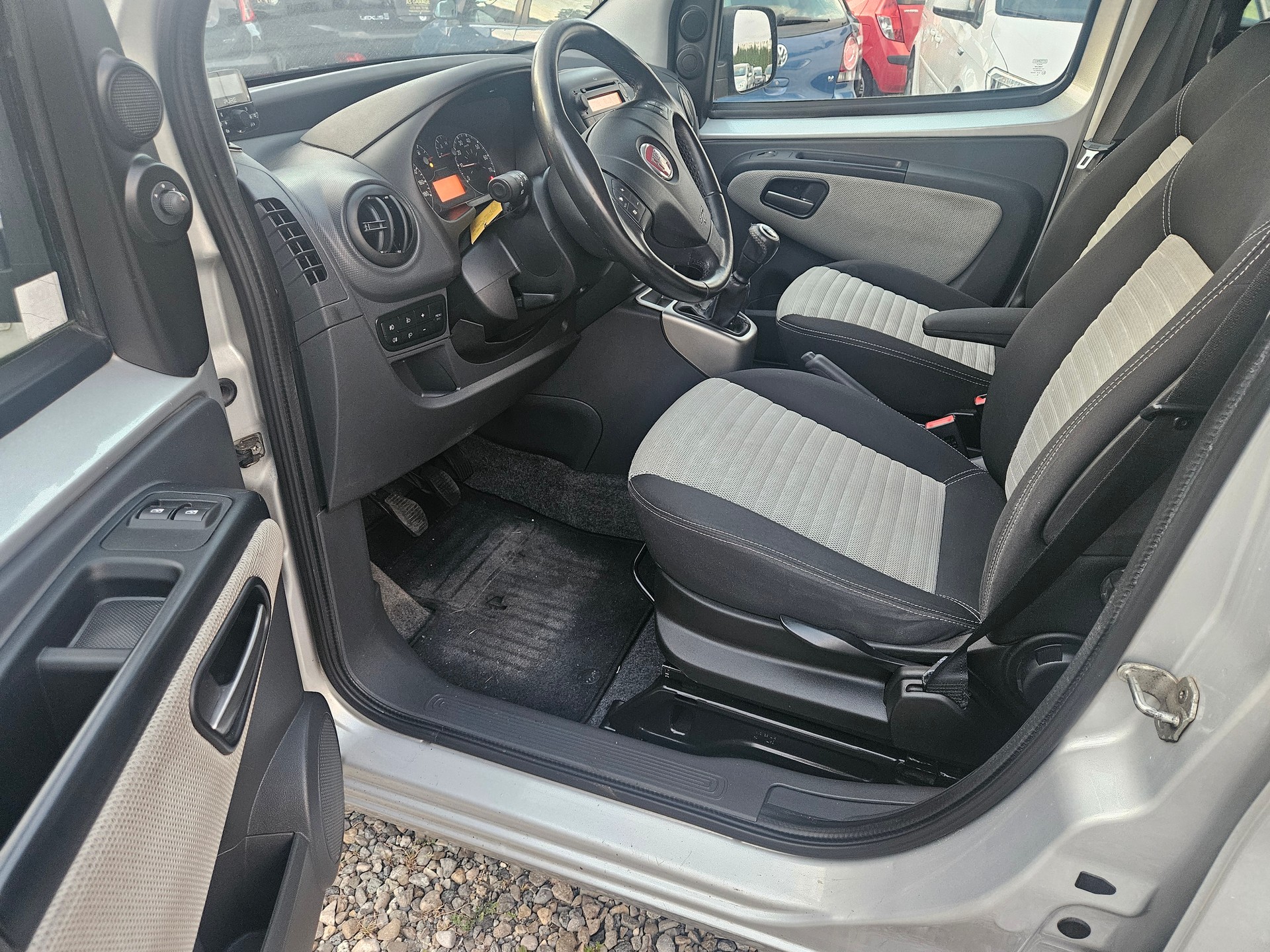 FIAT Qubo 1.3 JTD Trekking-image-6