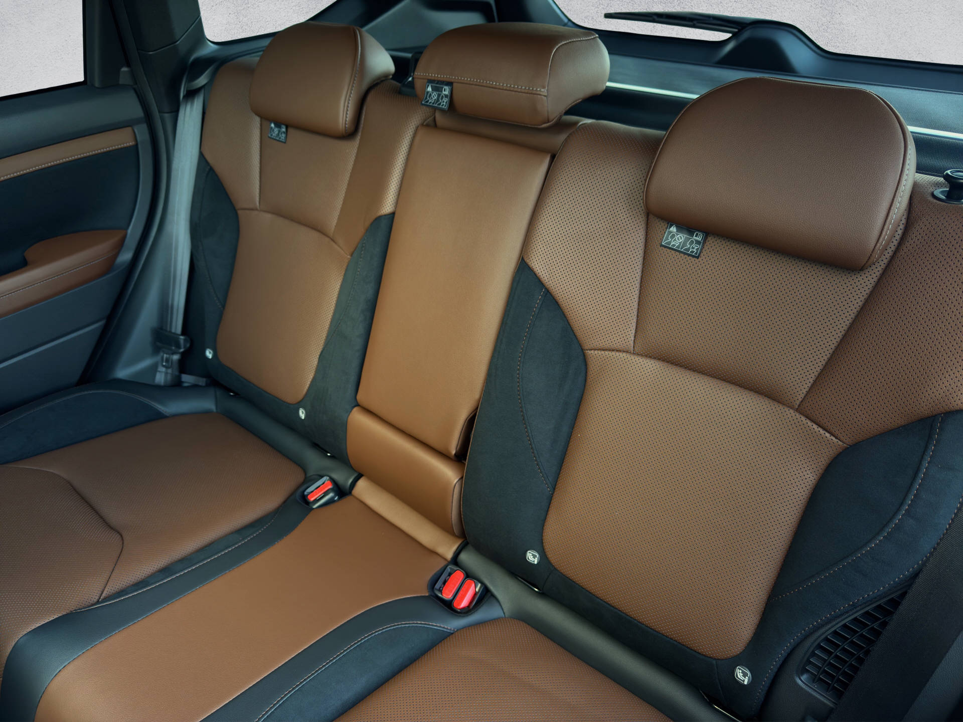 SUBARU Forester Station 2.0i e-Boxer Luxury-image-9