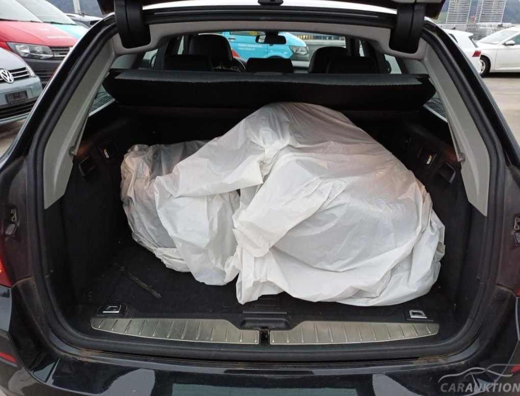 BMW 530d Touring xDrive Luxury Line Steptronic-image-13
