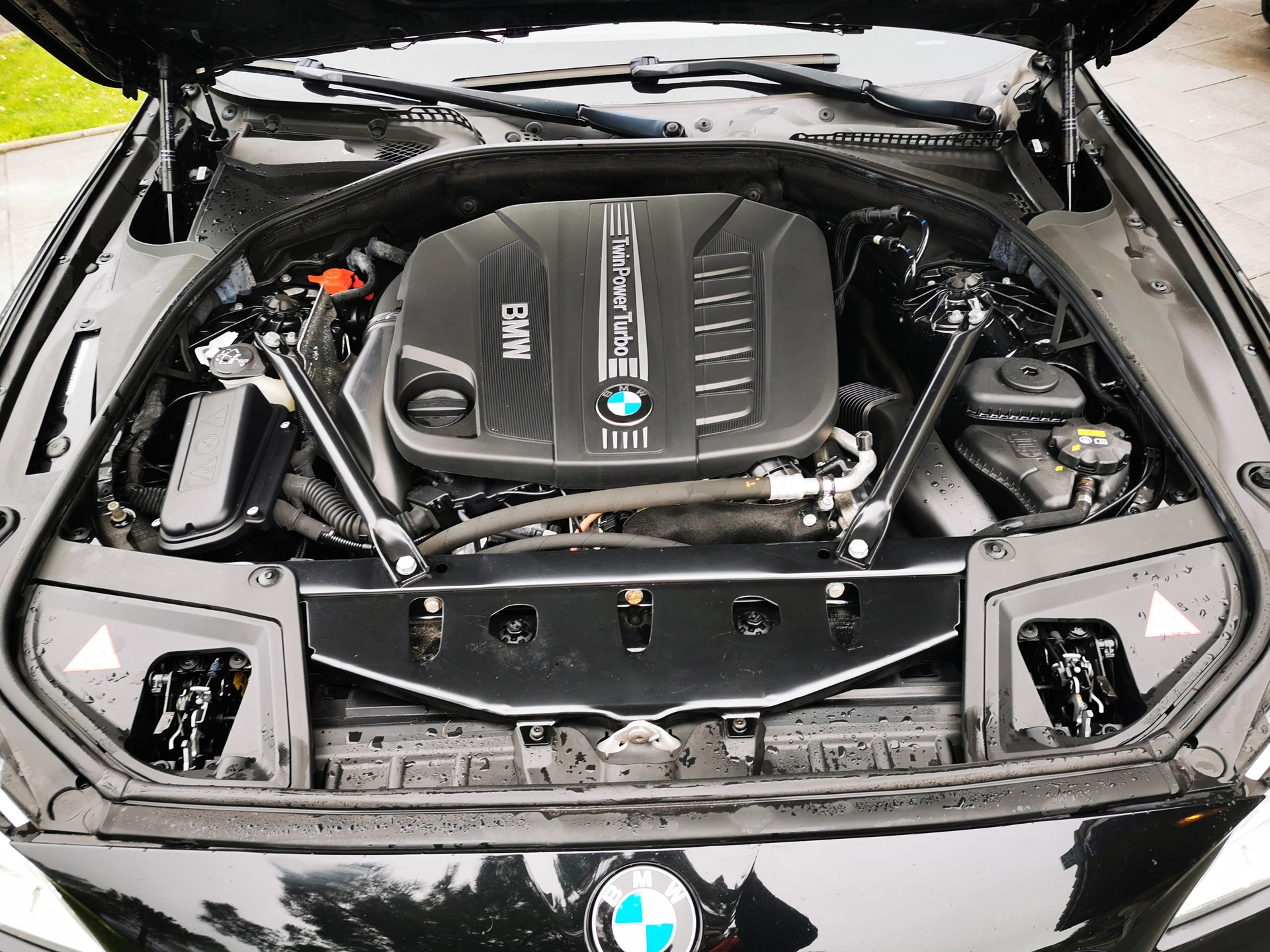 BMW 530d Touring xDrive Luxury Line Steptronic-image-10