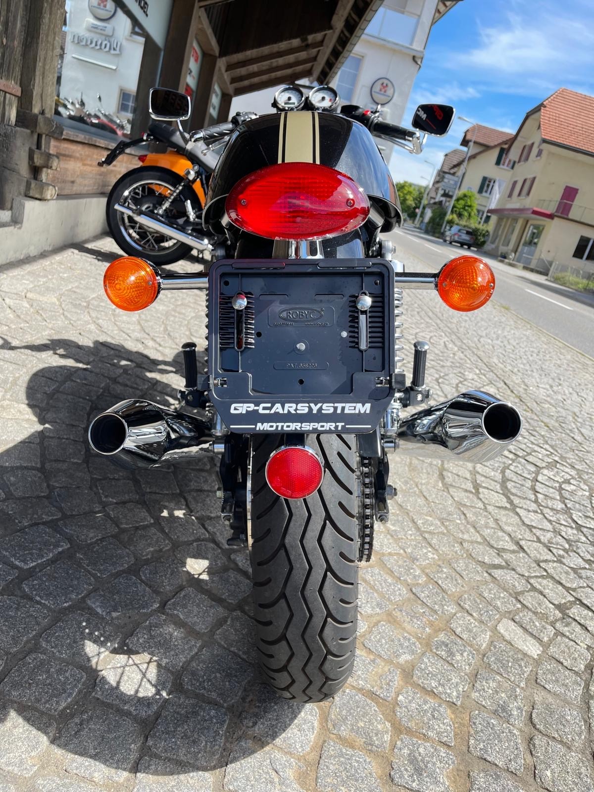 TRIUMPH Thruxton 900 i-image-6