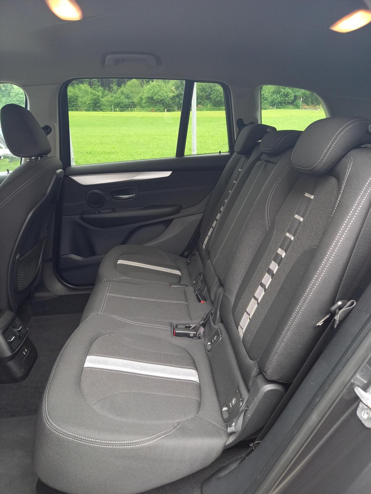 BMW 220d xDrive Gran Tourer Steptronic-image-12