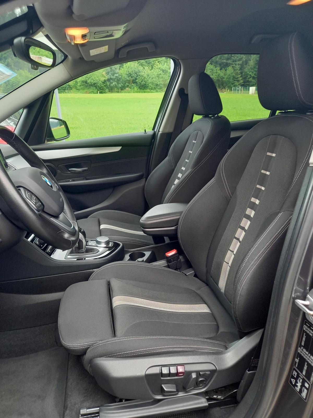 BMW 220d xDrive Gran Tourer Steptronic-image-11