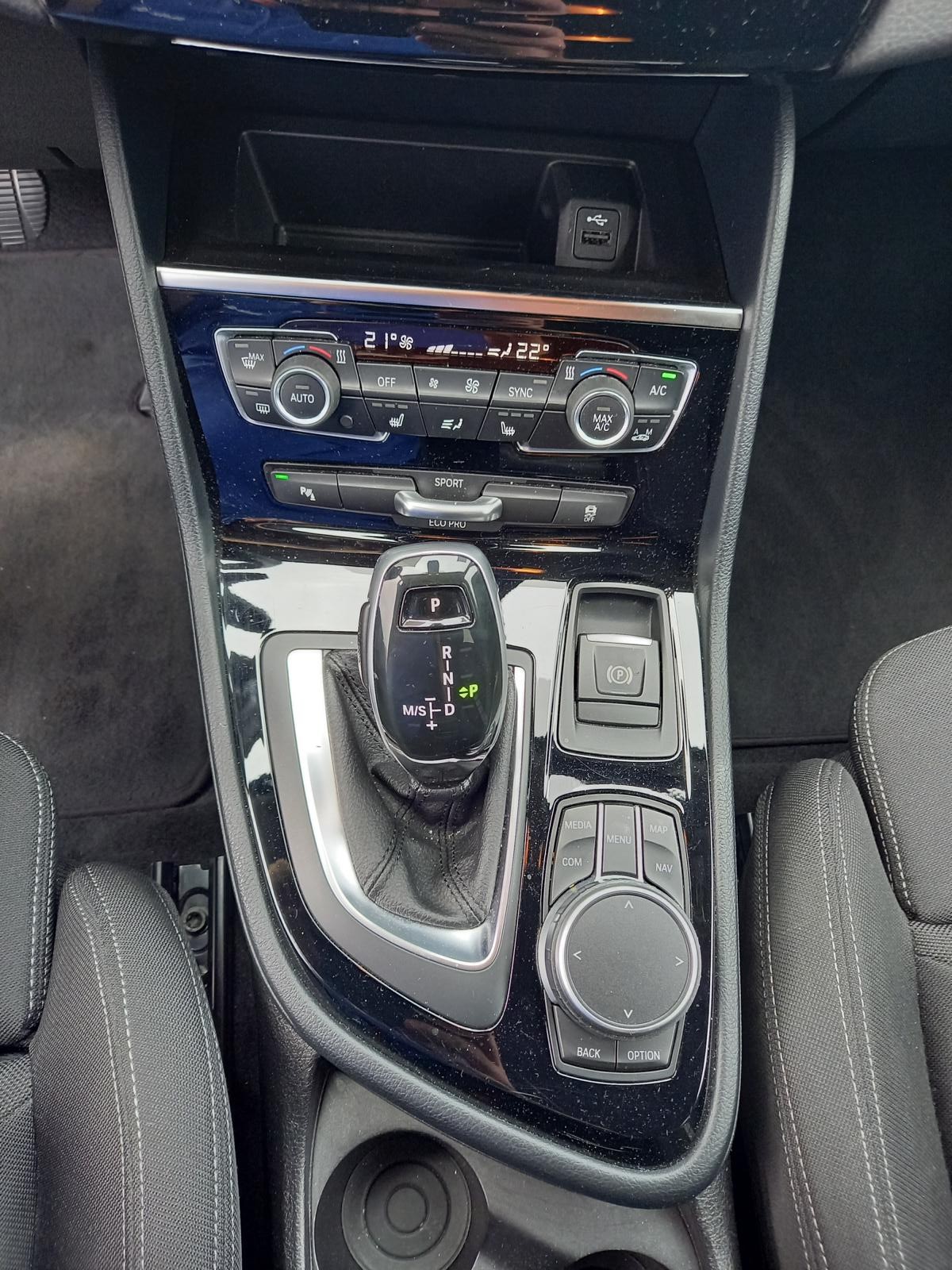 BMW 220d xDrive Gran Tourer Steptronic-image-8
