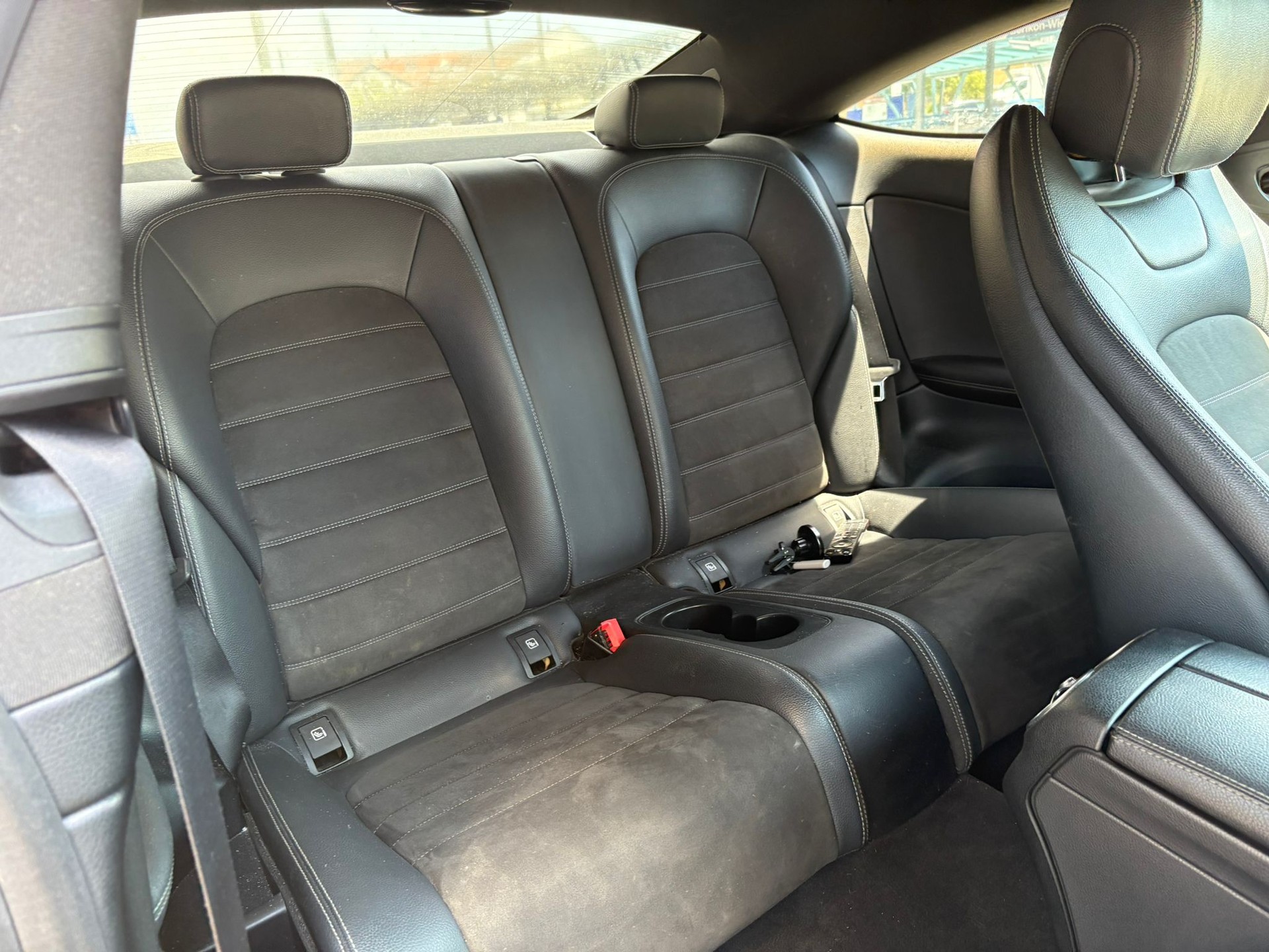 MERCEDES-BENZ C 250-image-8