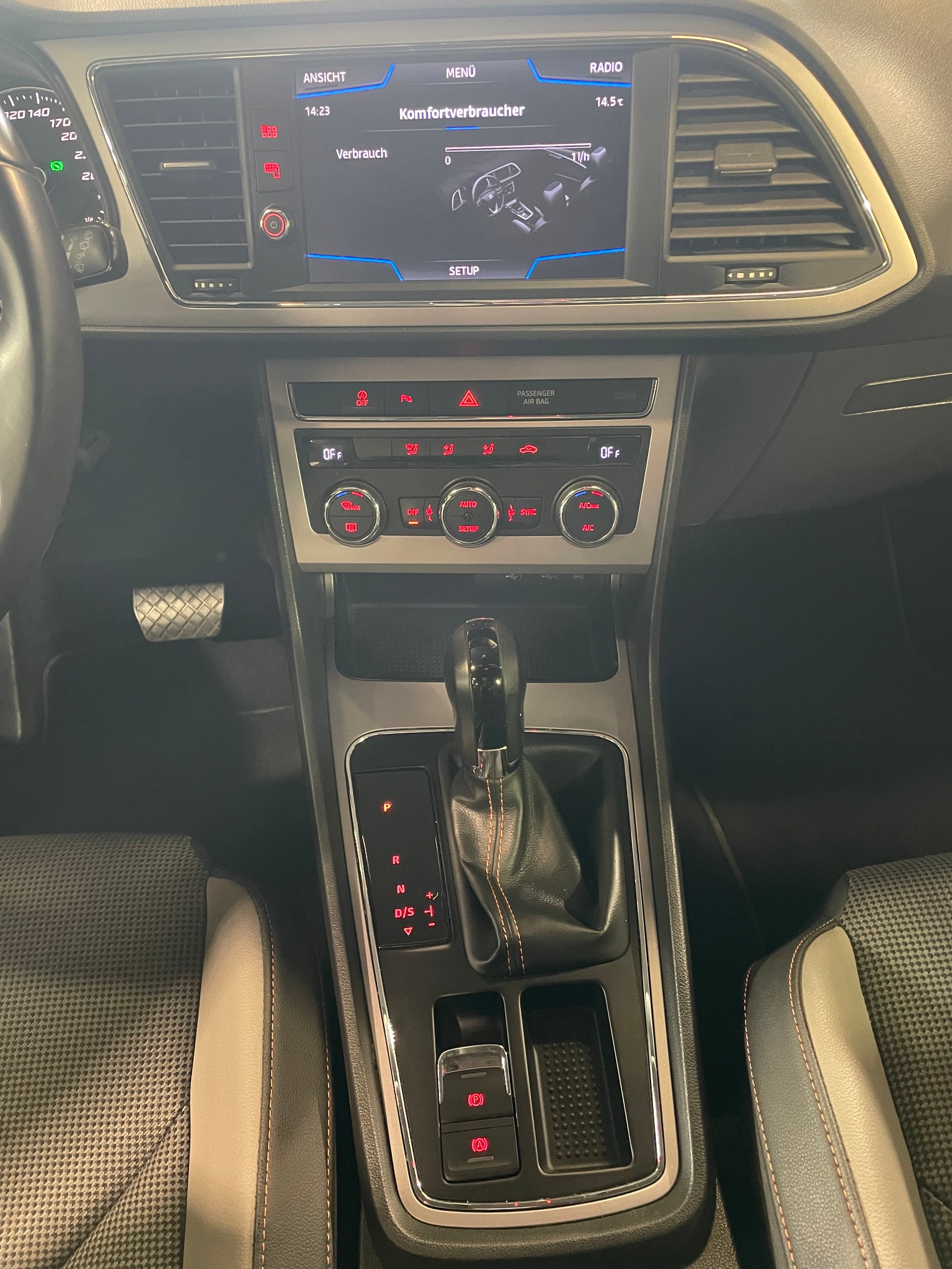 SEAT Leon ST 2.0 TDI CR X-Perience 4Drive DSG-image-10