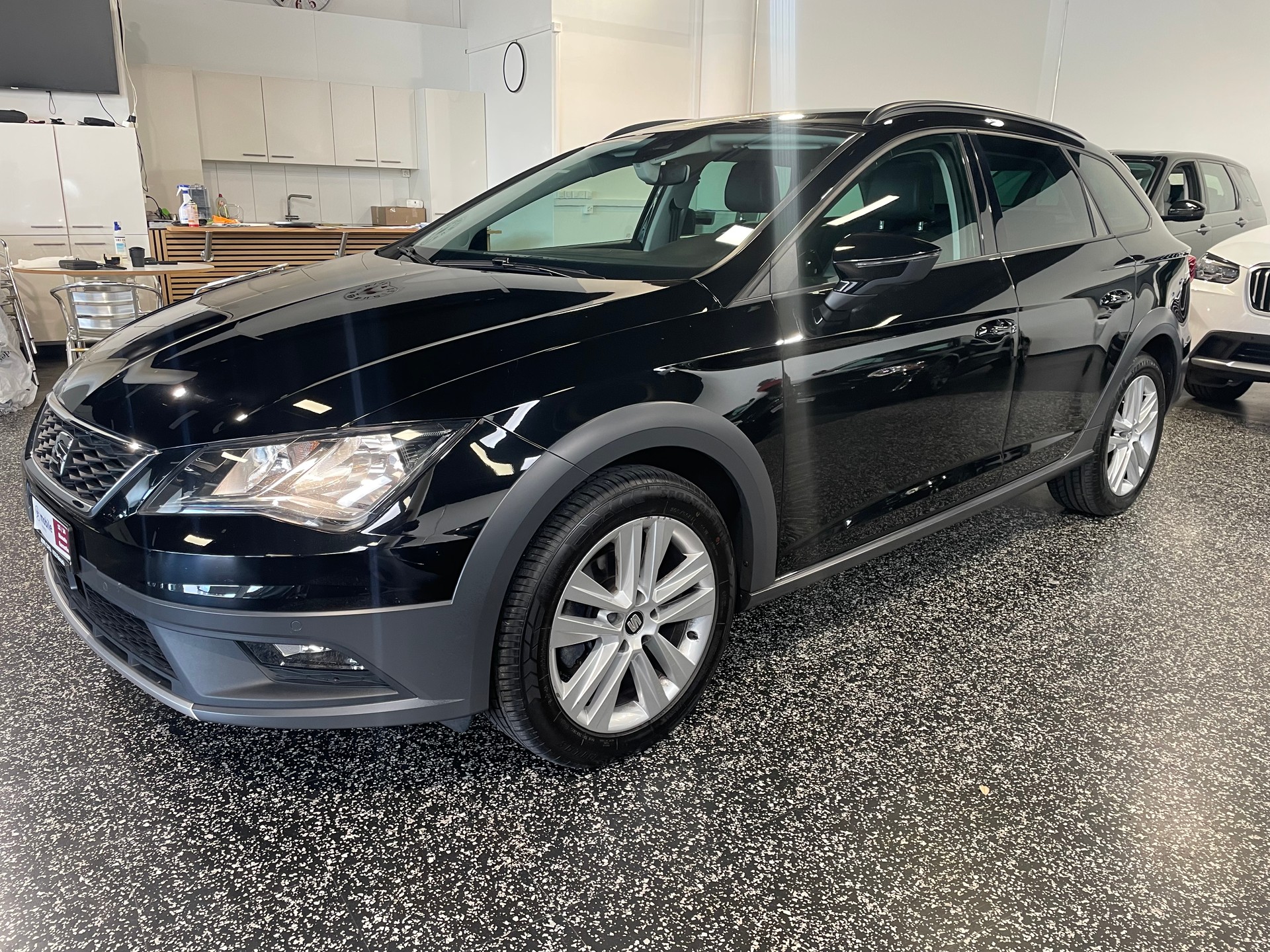 SEAT Leon ST 2.0 TDI CR X-Perience 4Drive DSG-showroom-element-1