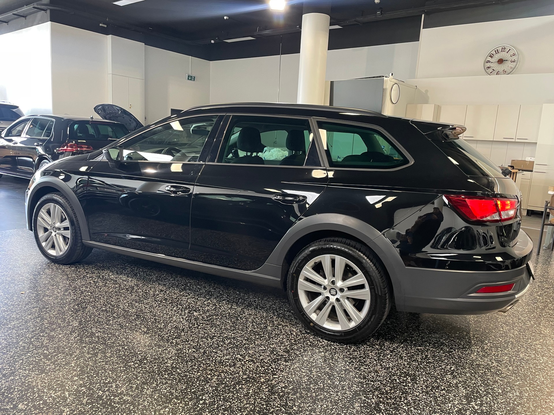 SEAT Leon ST 2.0 TDI CR X-Perience 4Drive DSG-showroom-element-2