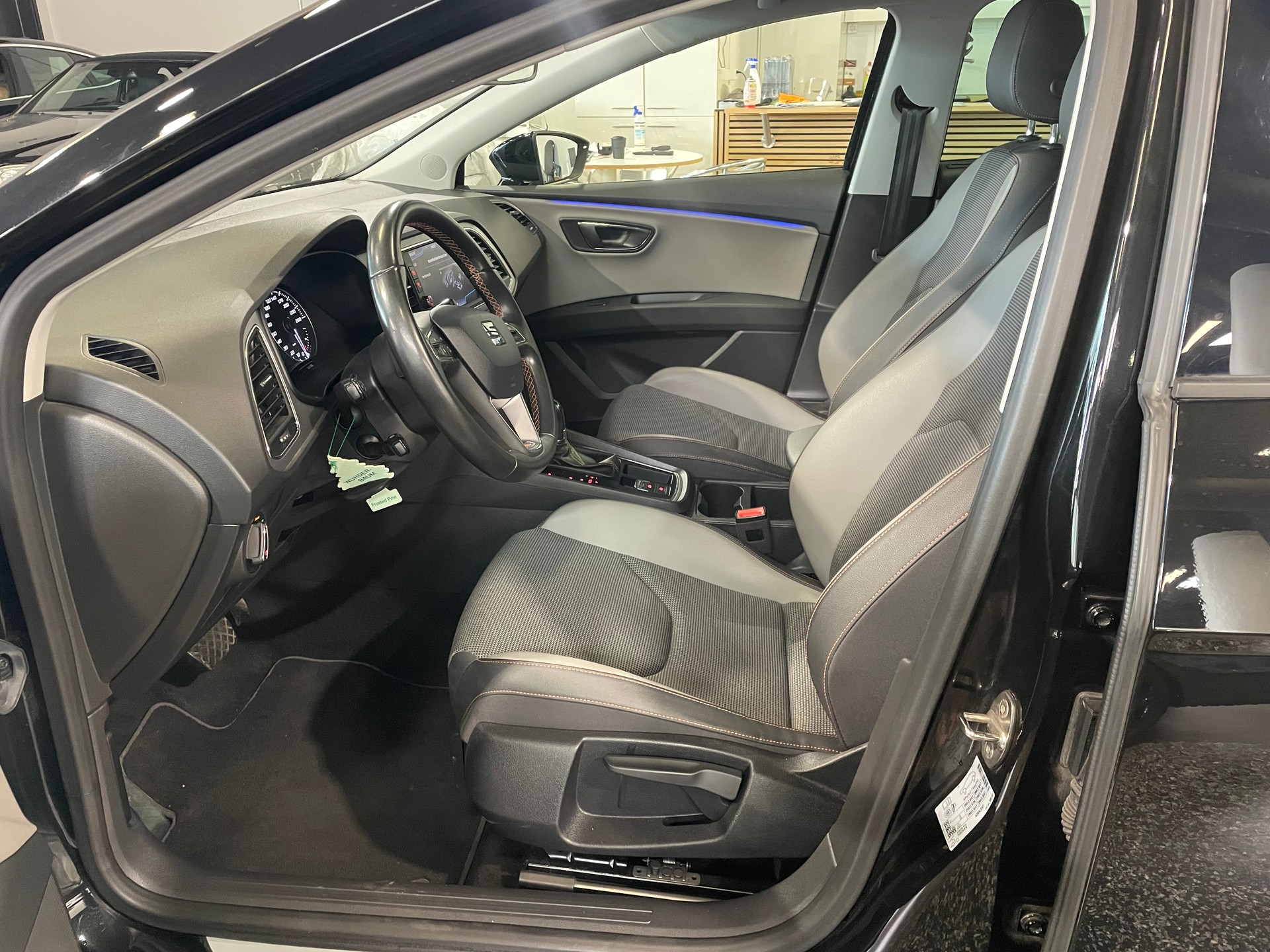 SEAT Leon ST 2.0 TDI CR X-Perience 4Drive DSG-image-8