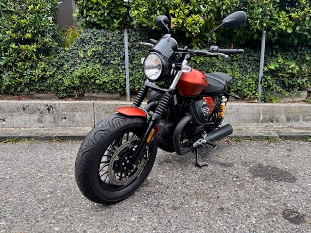 MOTO GUZZI V9 Bobber Sport-image-1