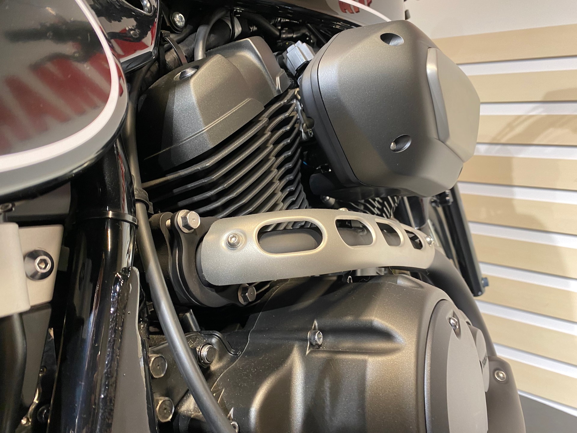 YAMAHA SCR 950 Classic-image-12