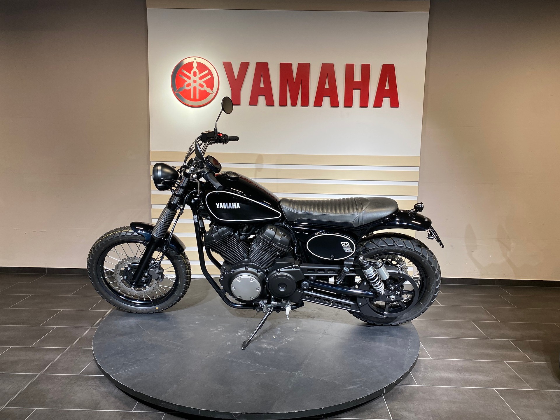 YAMAHA SCR 950 Mica Dori Edition-image-3