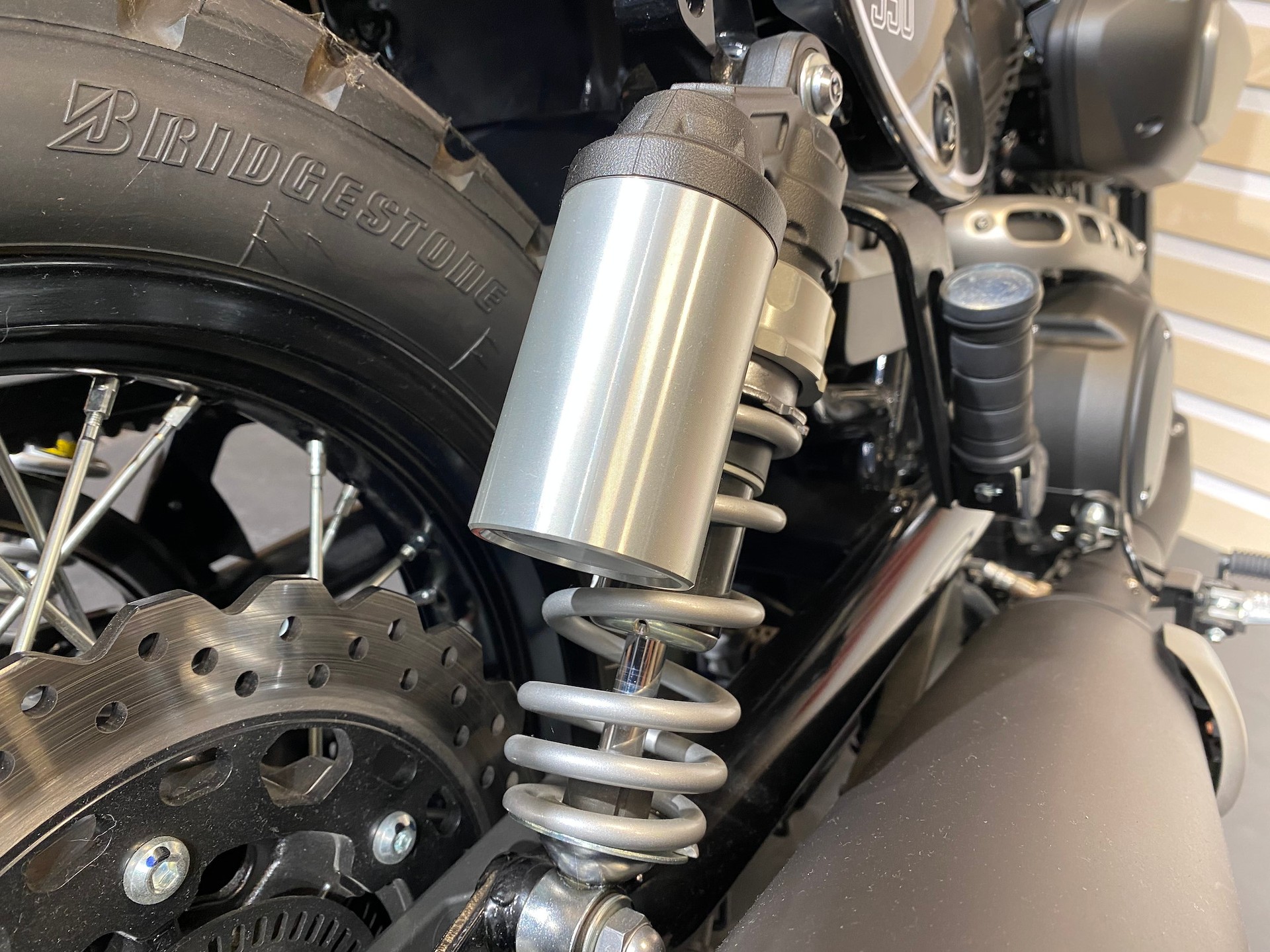 YAMAHA SCR 950 Classic-image-13
