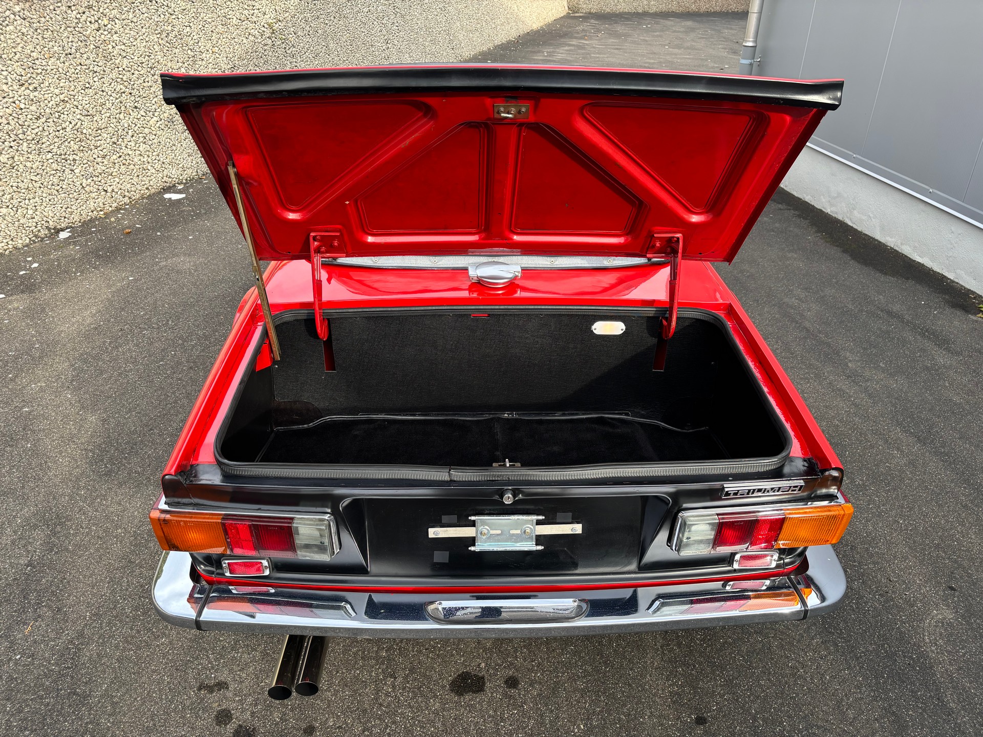 TRIUMPH TR6-image-2