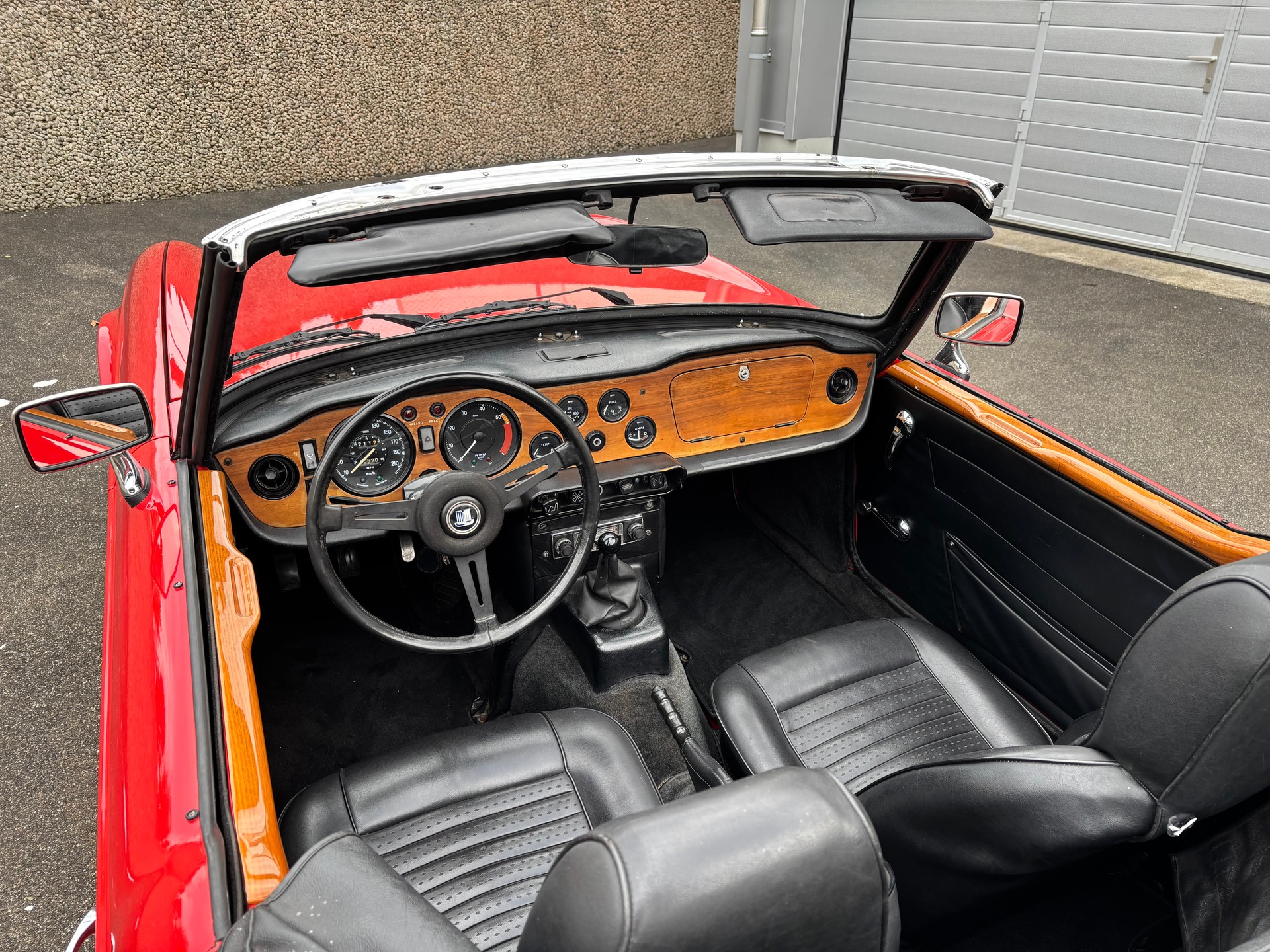 TRIUMPH TR6-image-1