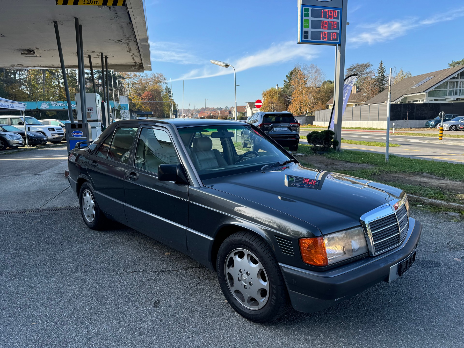 MERCEDES-BENZ 190 D 2.5 Turbo-image-4