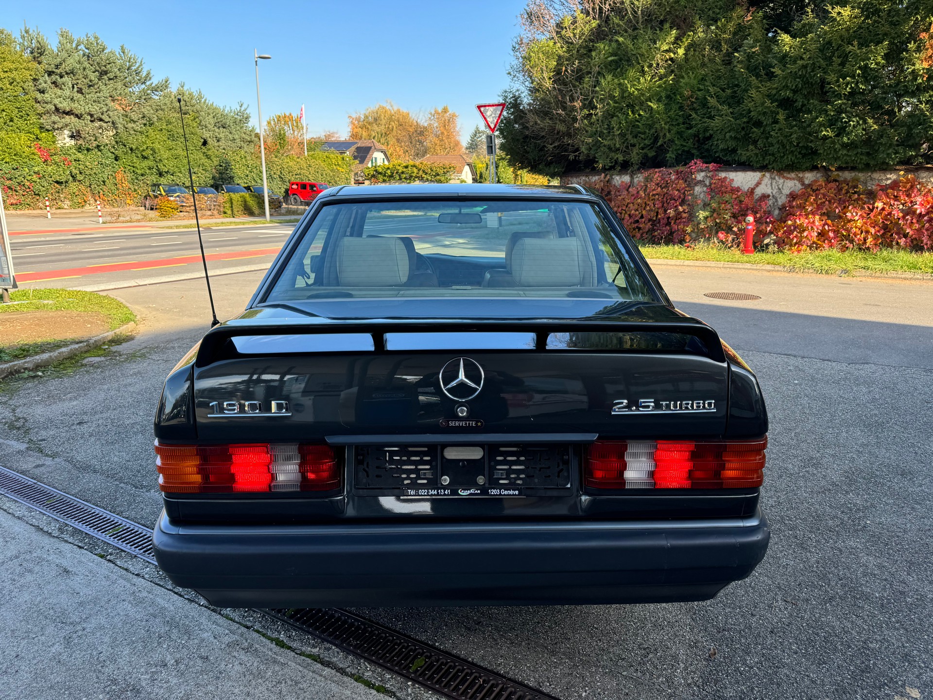 MERCEDES-BENZ 190 D 2.5 Turbo-image-2