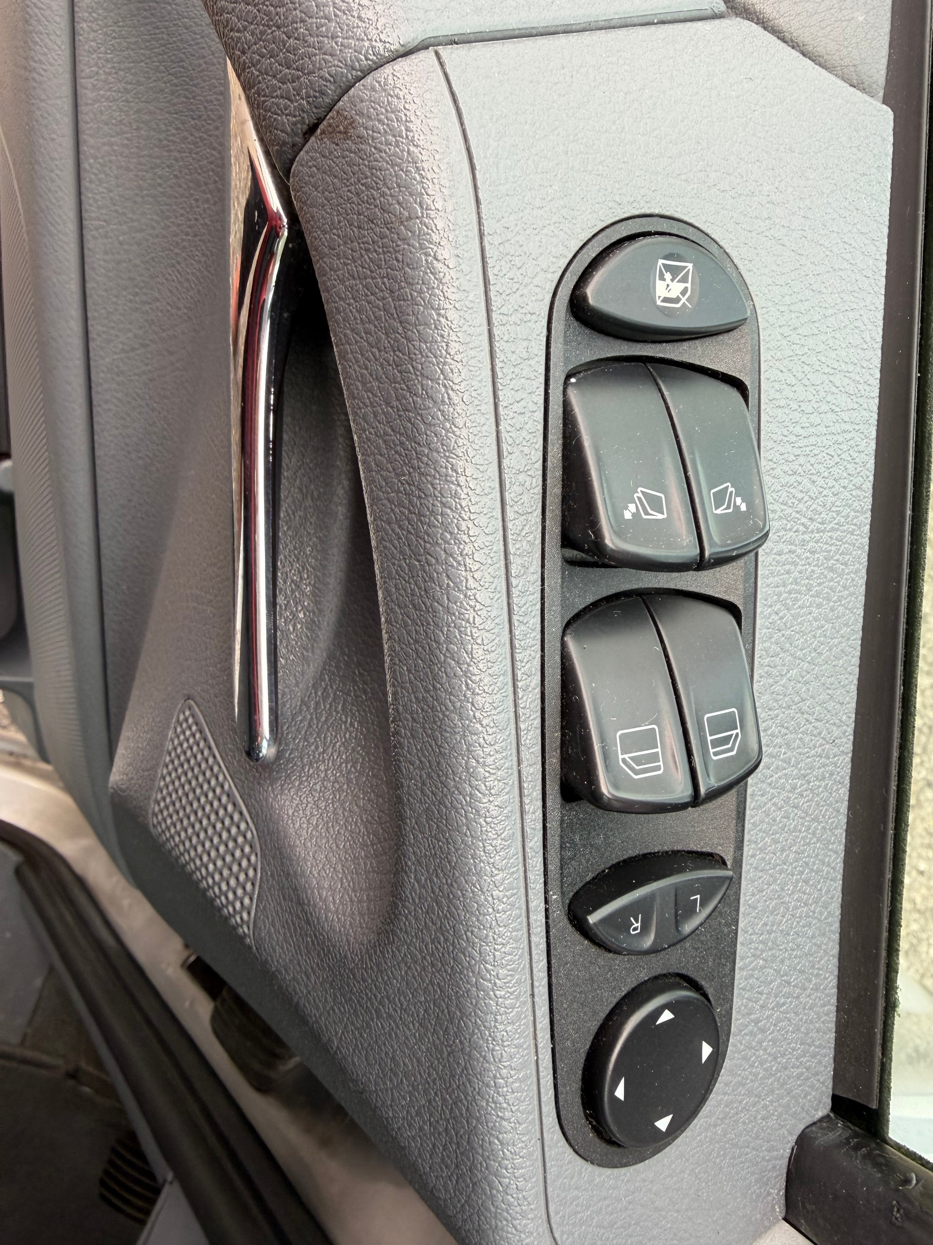 MERCEDES-BENZ Vito 115 CDI-image-17