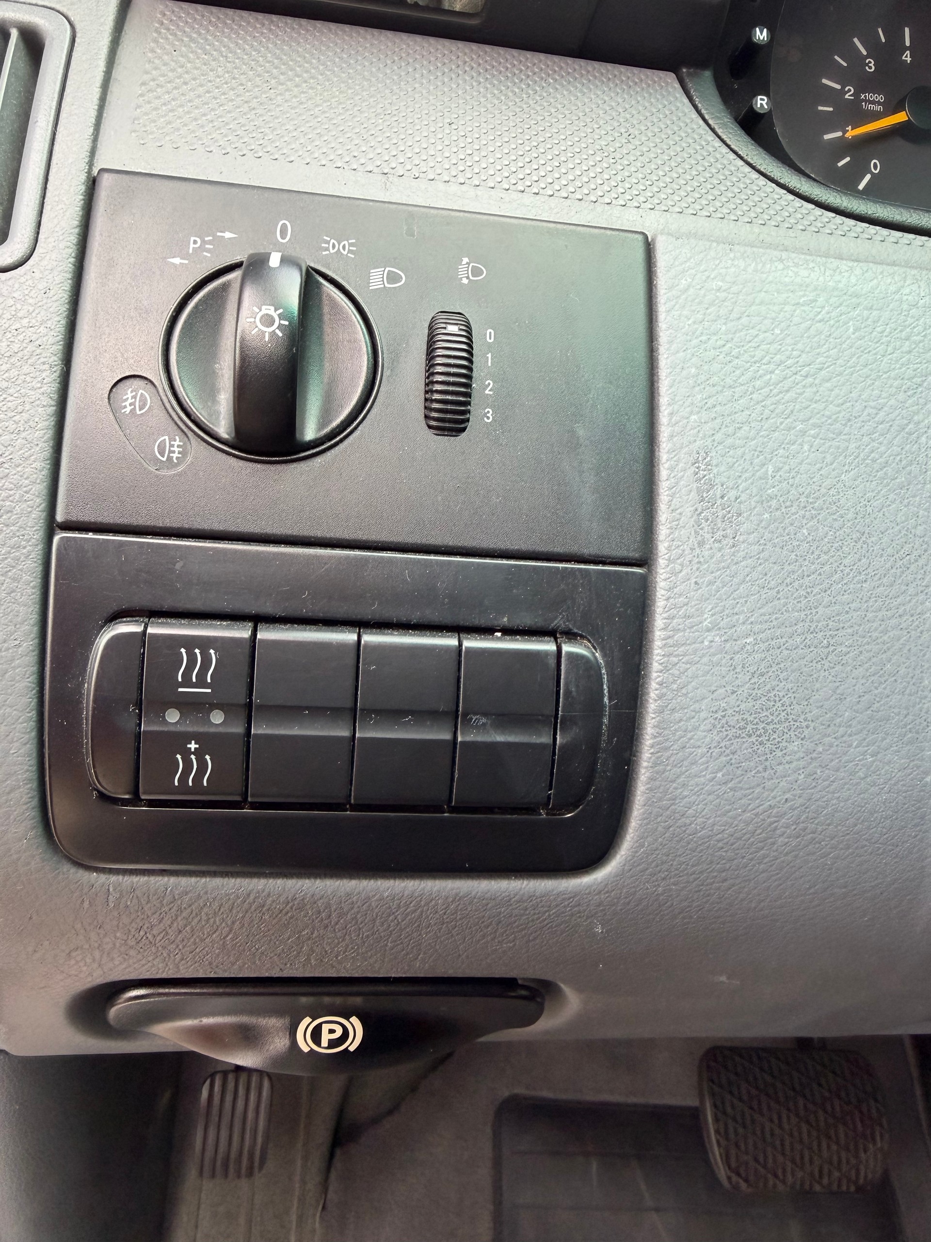 MERCEDES-BENZ Vito 115 CDI-image-18