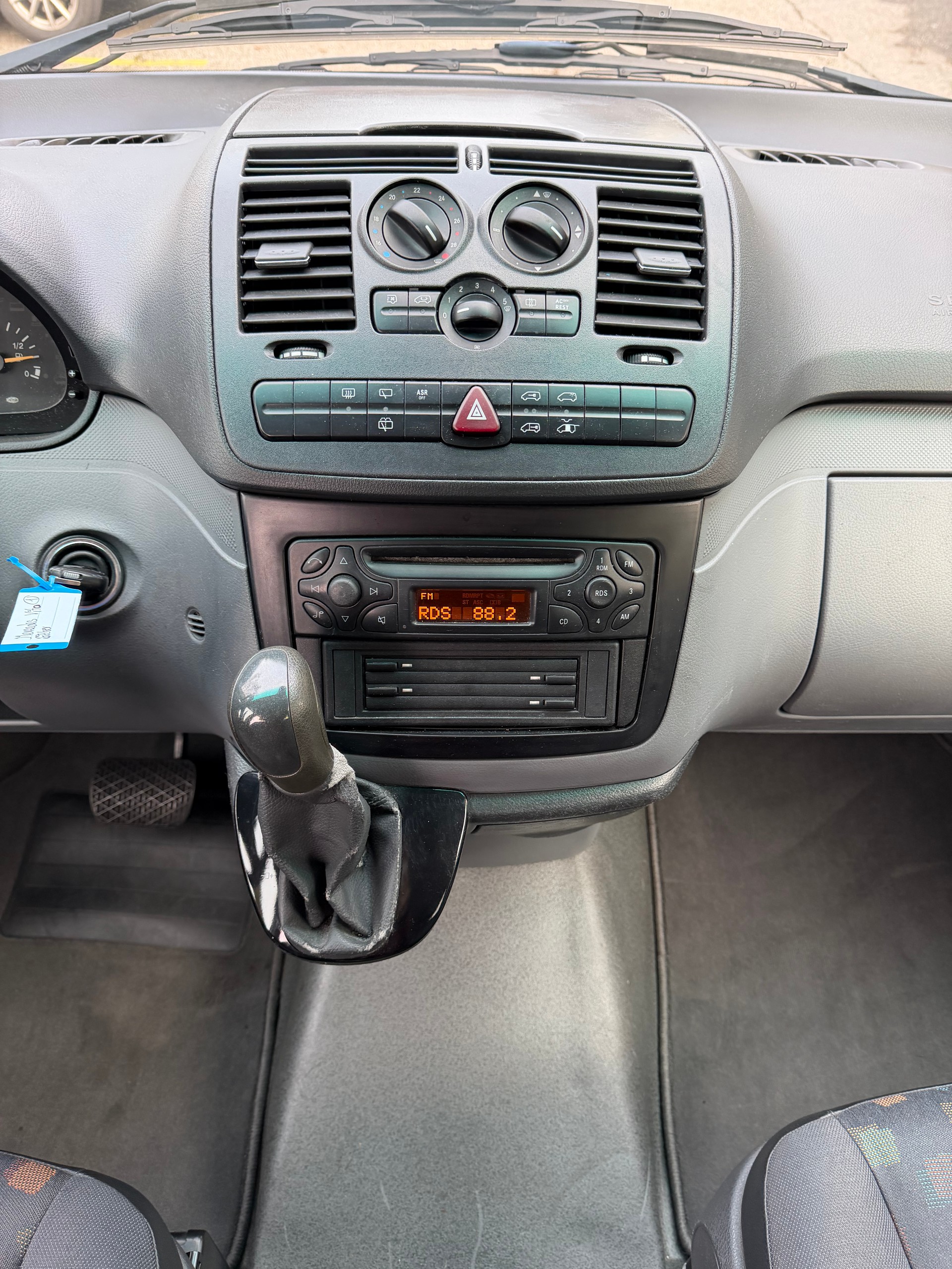 MERCEDES-BENZ Vito 115 CDI-image-12
