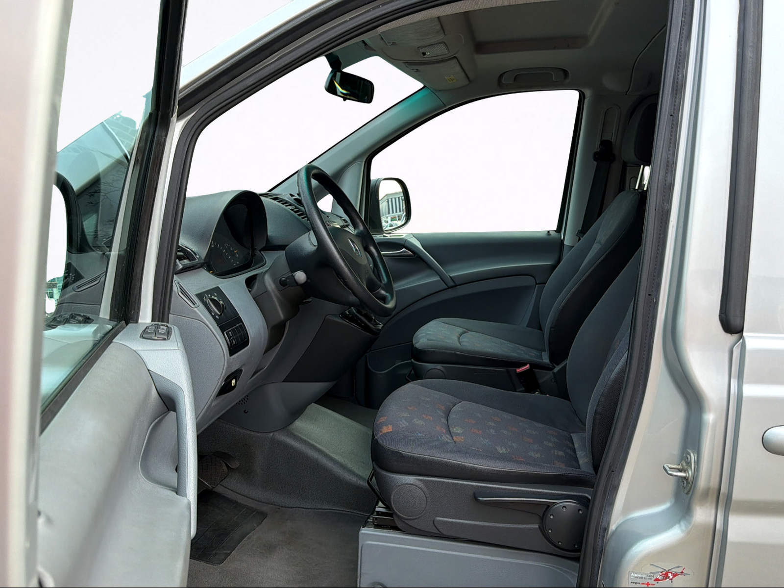 MERCEDES-BENZ Vito 115 CDI-image-10