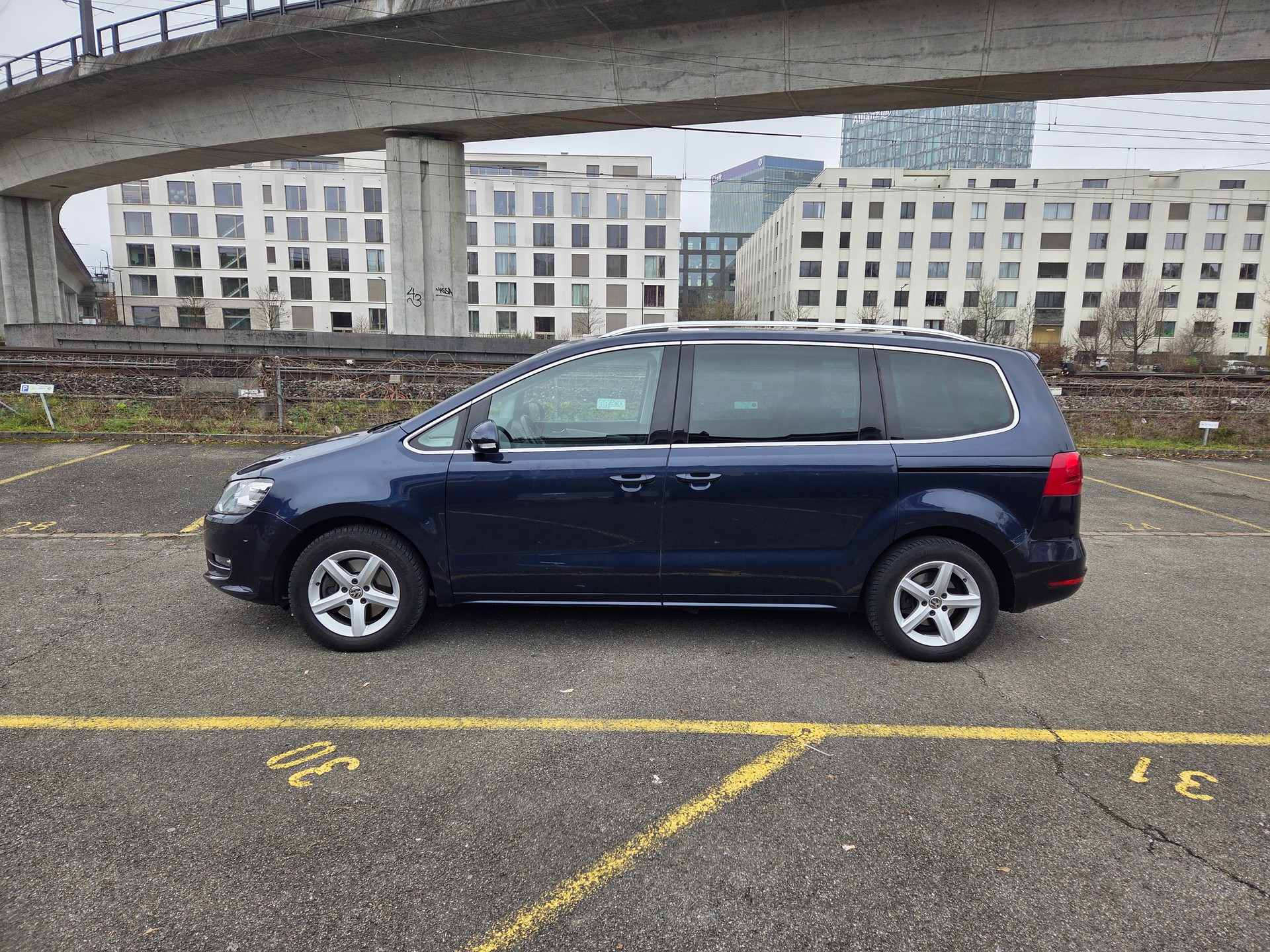 VW Sharan 2.0 TDI BlueMotion Technology Highline-showroom-element-1