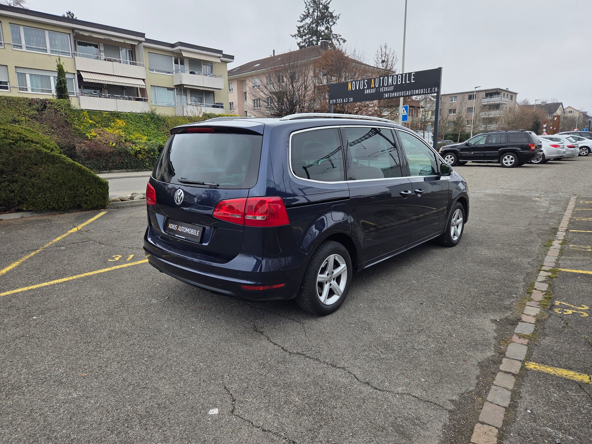VW Sharan 2.0 TDI BlueMotion Technology Highline-image-4