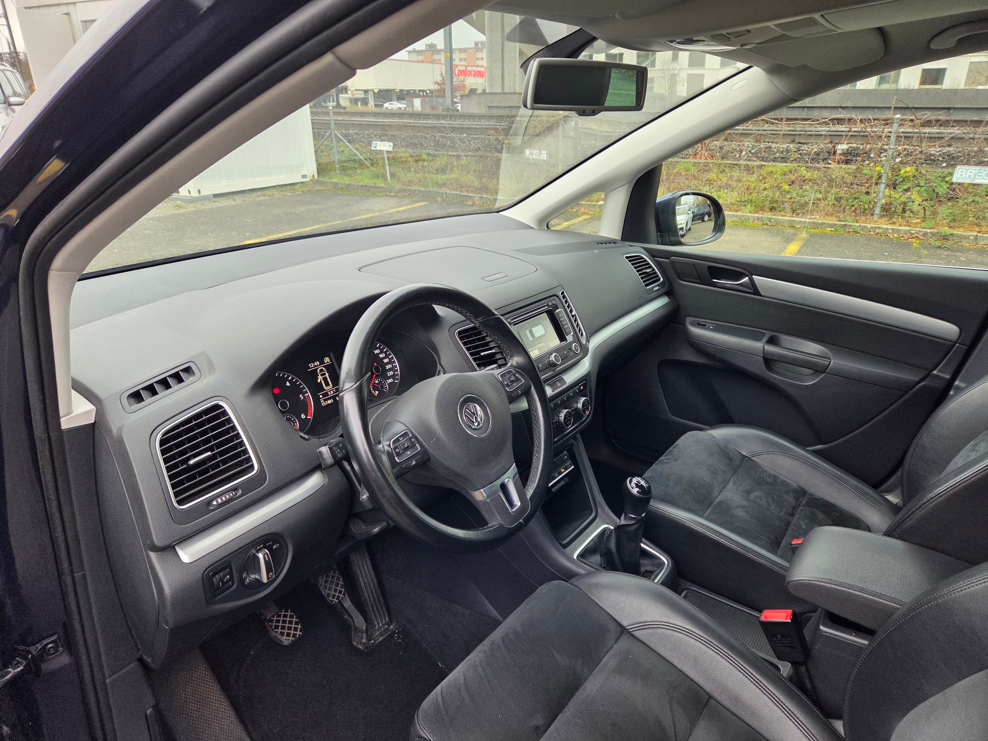 VW Sharan 2.0 TDI BlueMotion Technology Highline-image-9