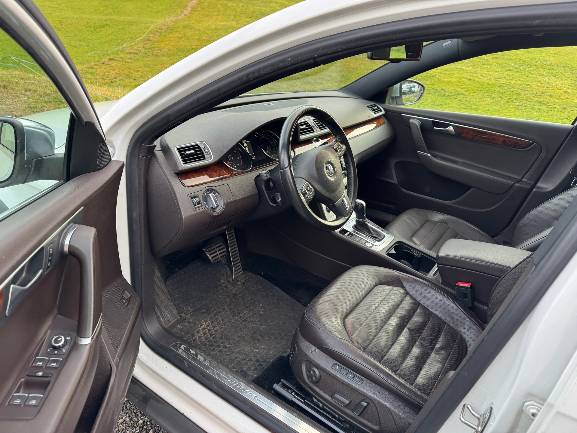 VW Passat Alltrack 2.0 TSI 4Motion DSG-image-6