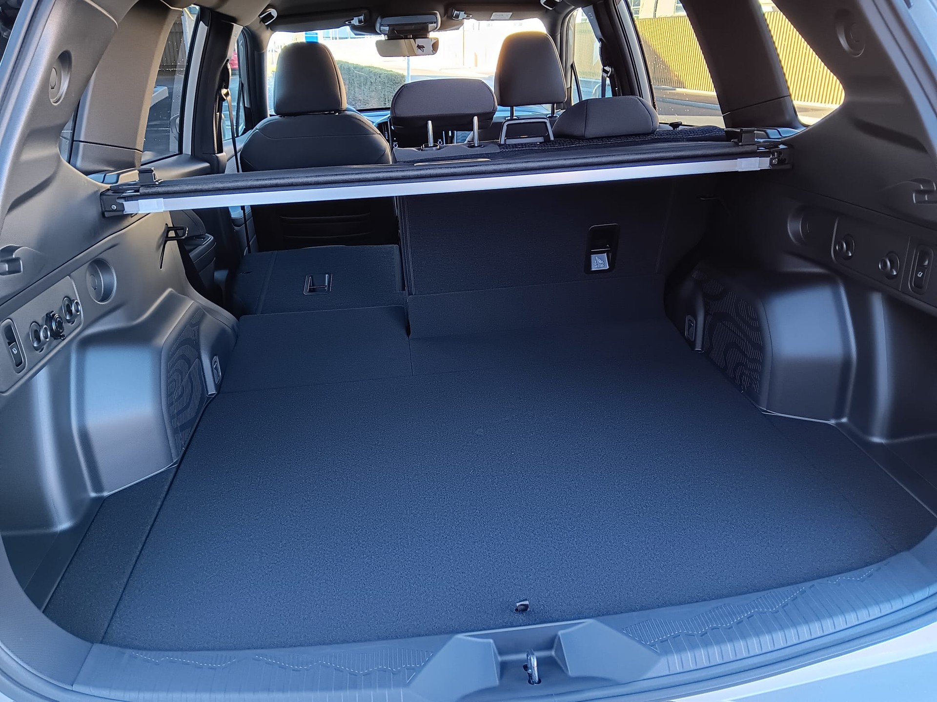 SUBARU Forester 2.0i e-Boxer Swiss Plus Lineartronic-image-8