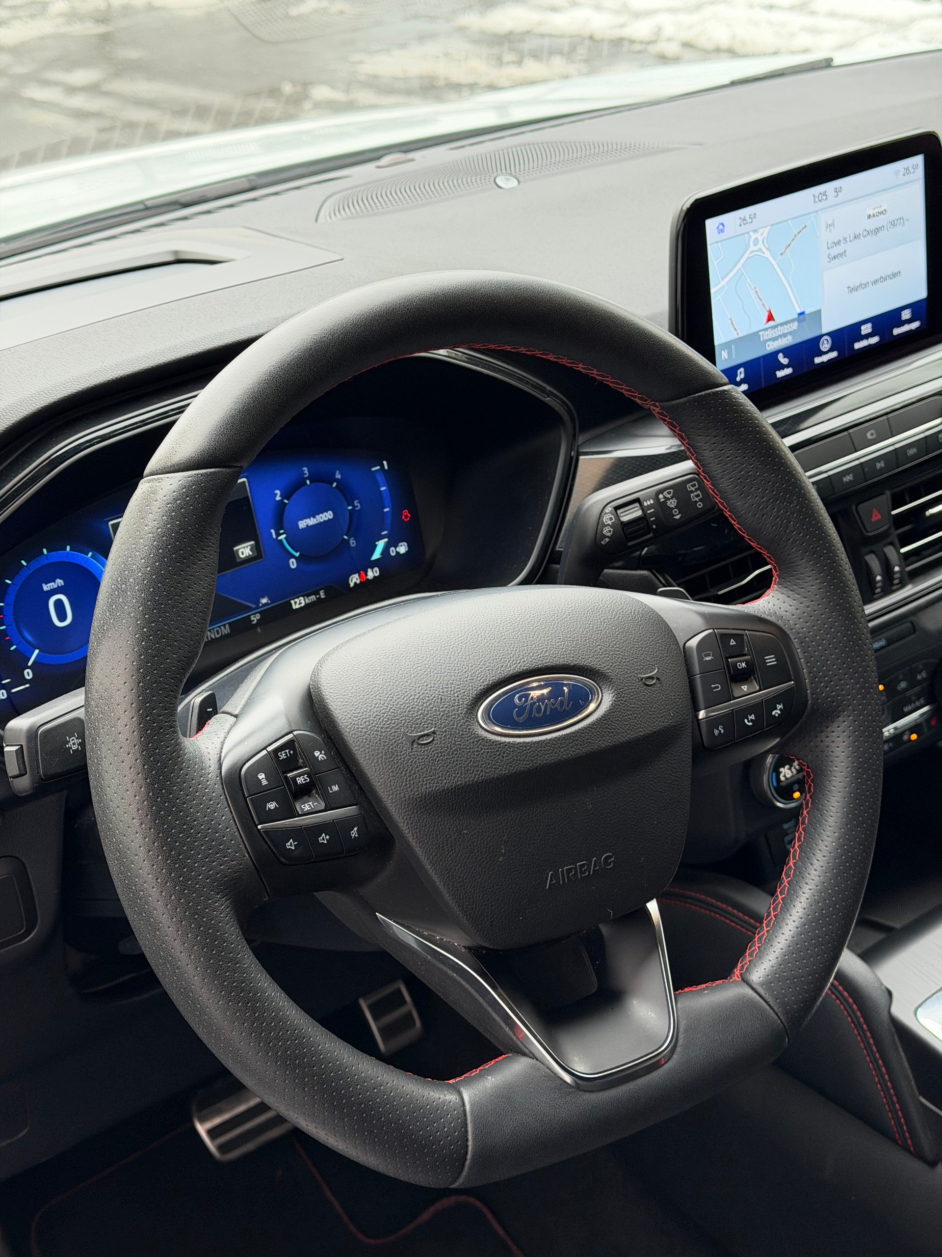 FORD Kuga 2.0 TDCi EcoBlue ST-Line X 4WD-image-8