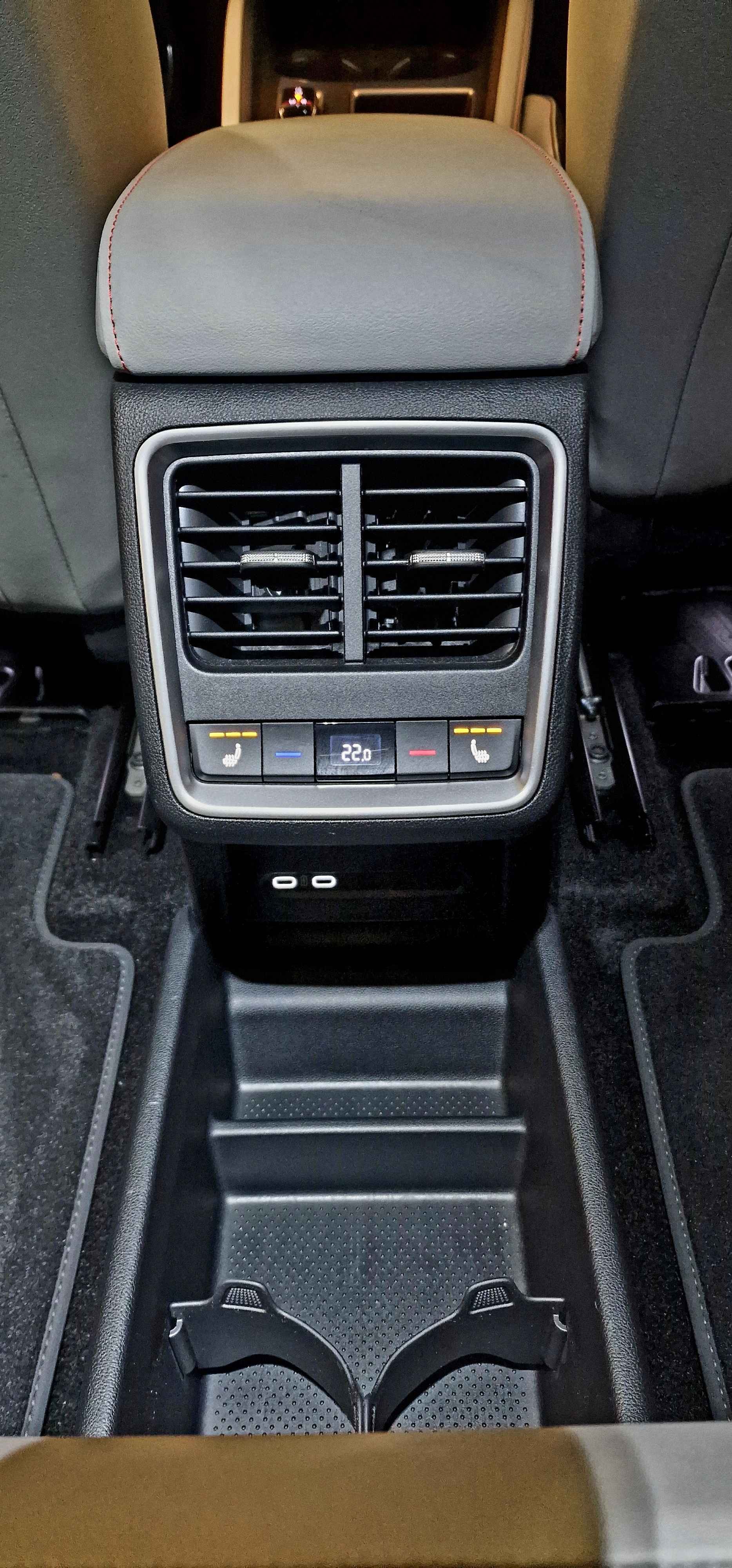 SKODA Elroq 85-image-17